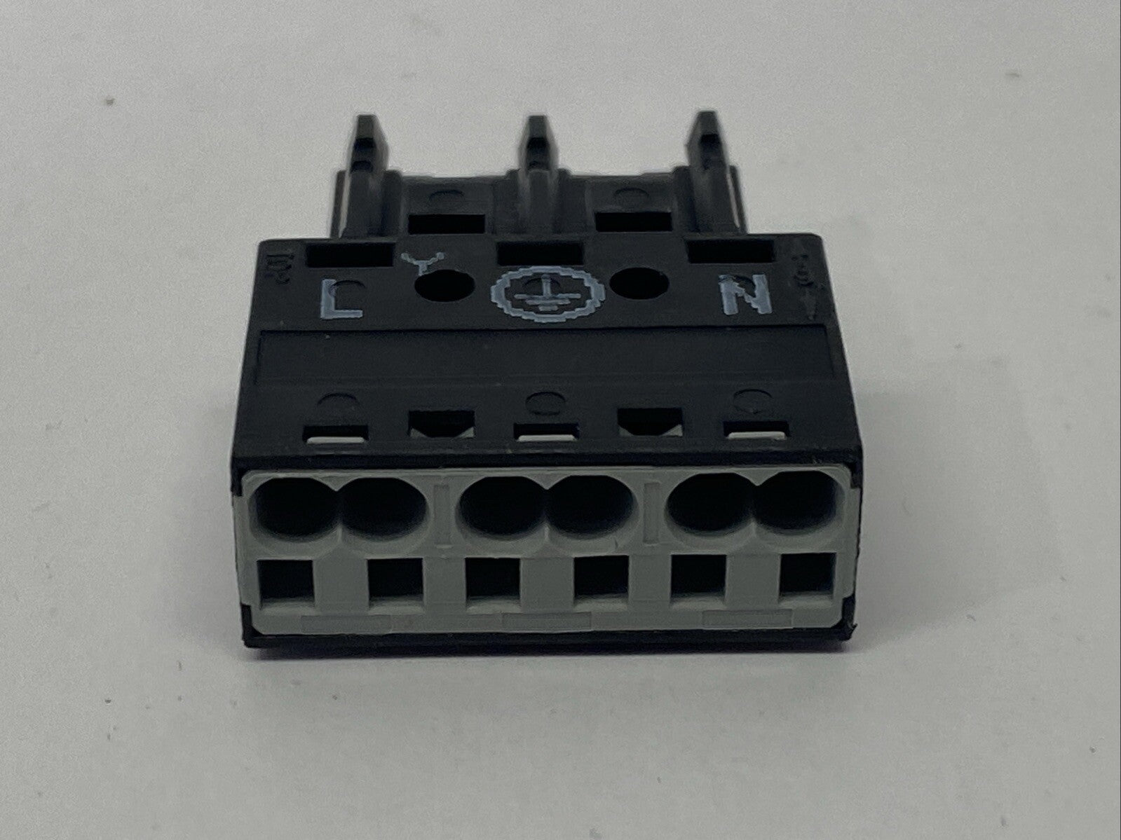 Wago 770-203 Plug 3-Pole Code A 4mm Black LOT OF 47 - Maverick Industrial Sales