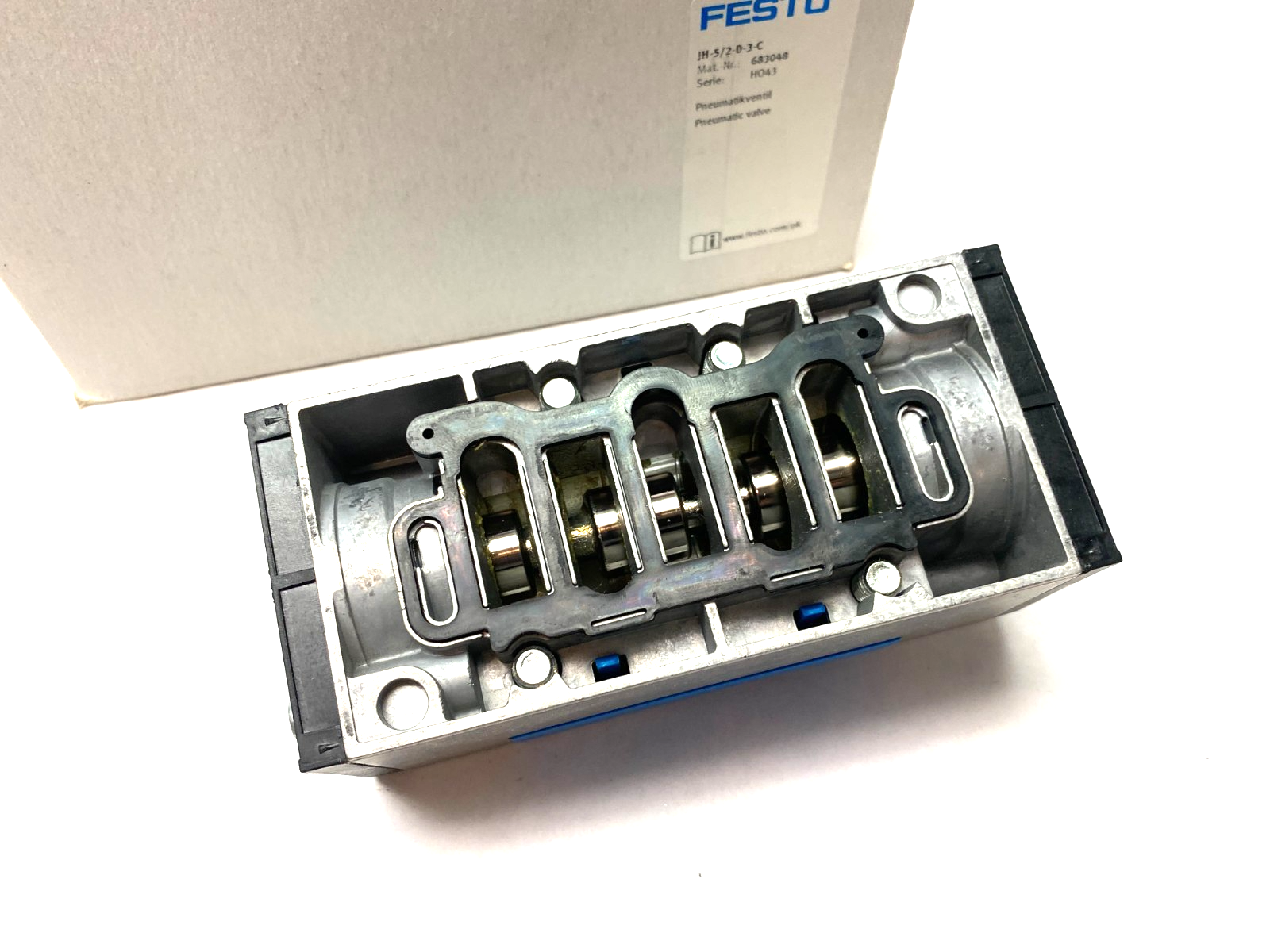 Festo JH-5/2-D-3-C Pneumatic Valve 5/2, Bistable 683048 - Maverick Industrial Sales