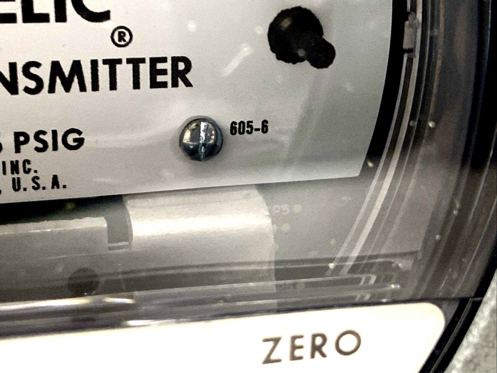 Dwyer Instruments 605-6 Magnehelic Indicating Transmitter Range 0-6.0" w.c. 2psi - Maverick Industrial Sales