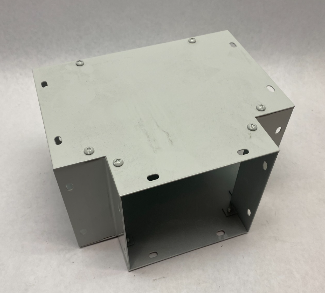 F66GT | Hoffman nVent Flush Tee Fitting 6" x 6" 90-Deg PAINTED WHITE - New – Open box - Maverick Industrial Sales