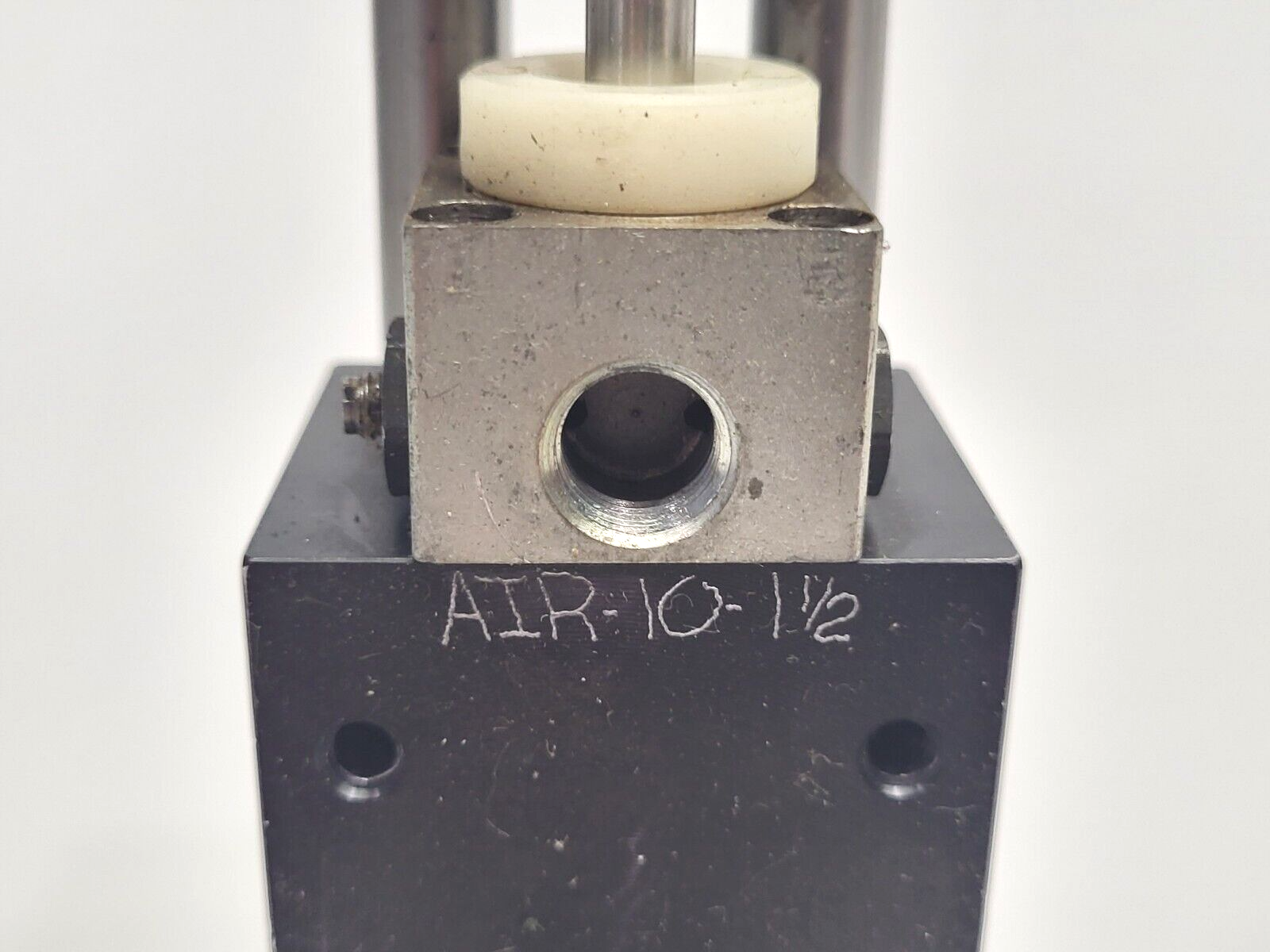 R&I Manufacturing AIR-10-1-1/2 Dura-Slide II Pneumatic Slide 1-1/2" Stroke - Maverick Industrial Sales