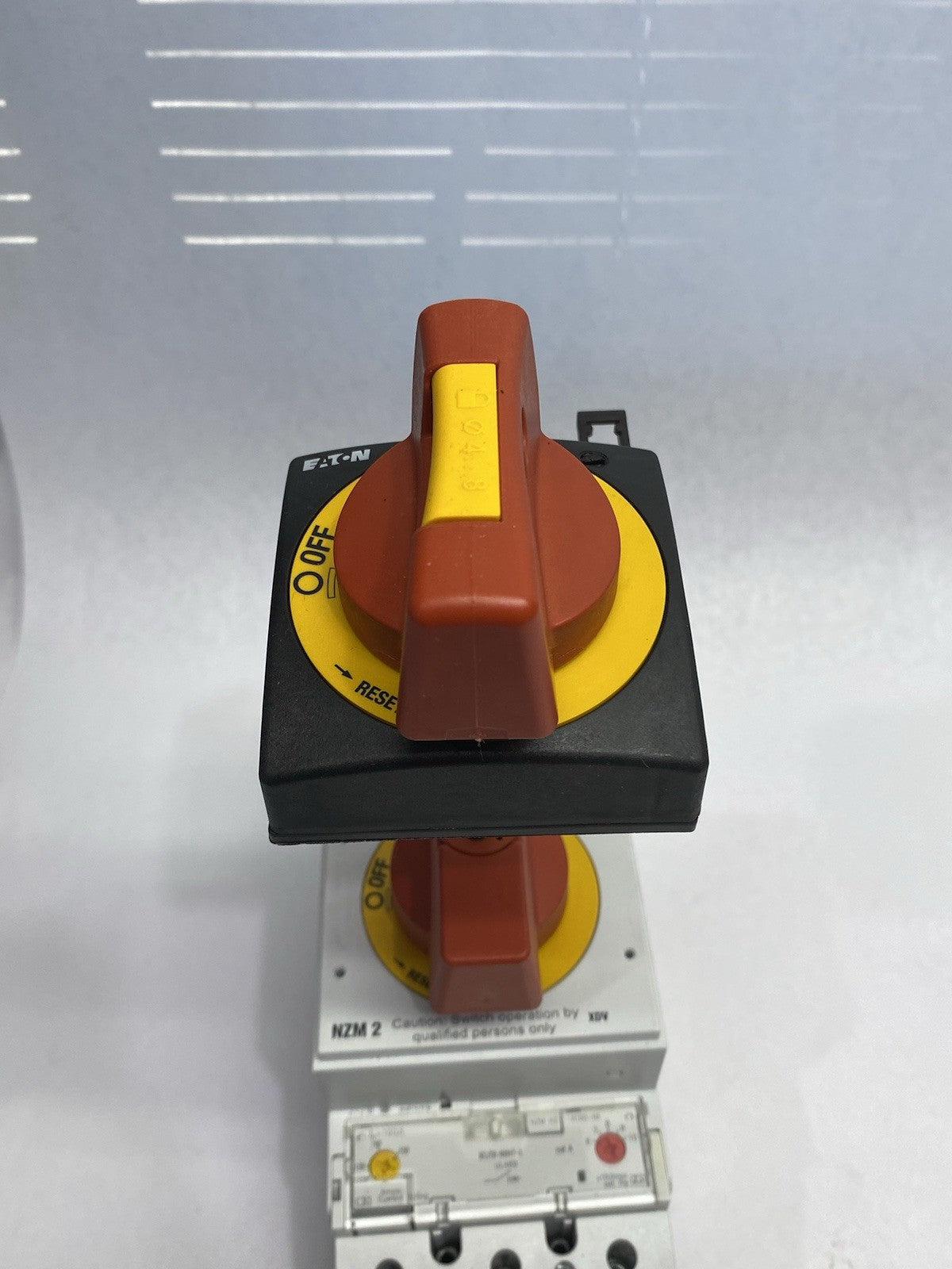 NZMH2-A160-NA | Eaton Molded Case Circuit Breaker w/ NZM2-XDV Switch Accessory - Used - Maverick Industrial Sales