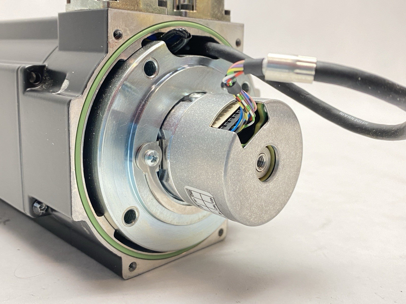 Kollmorgen AKM44J-ANC2AB00 Servo Motor 6000RPM 7.7A 640VDC 1.25kW - Maverick Industrial Sales