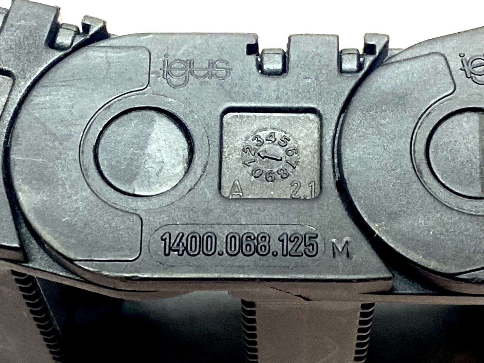 1400.068.125 | Igus E2 Medium Energy Chain Cable Carrier 37 Links - New Other - Maverick Industrial Sales