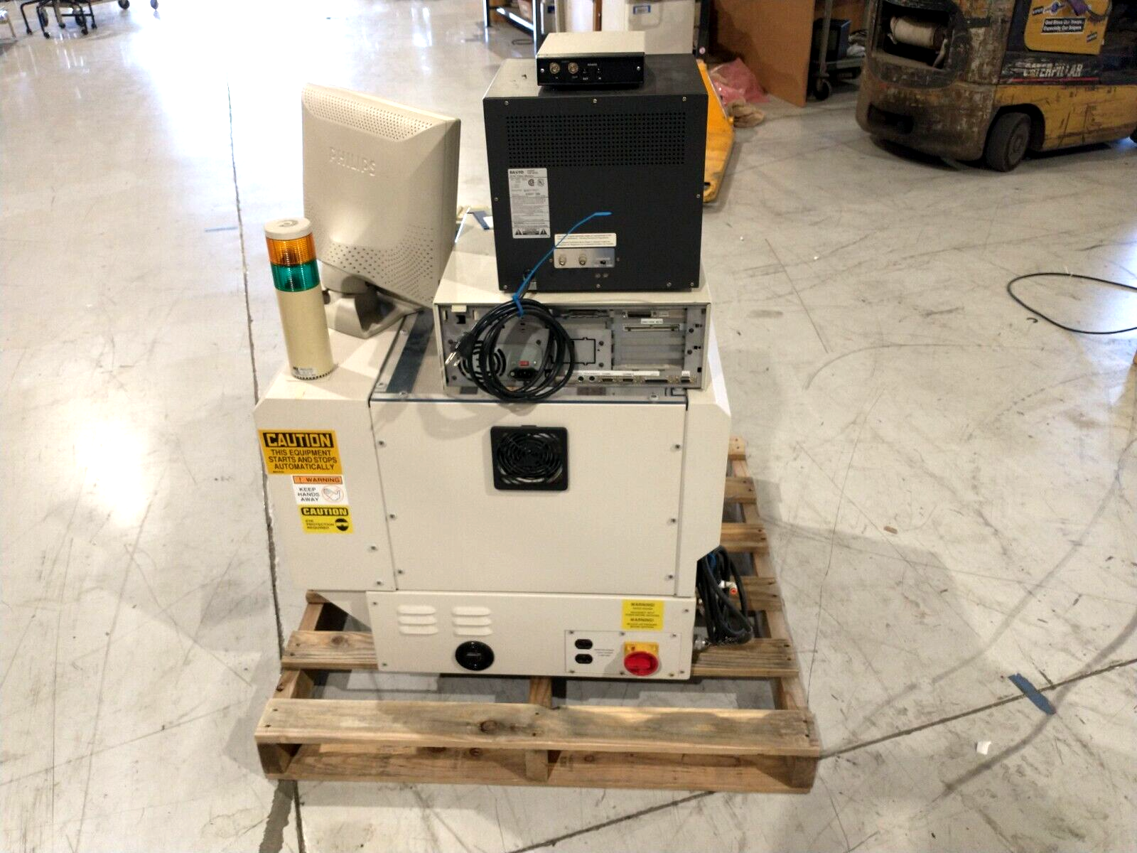 Speedline CAMALOT 1414 Liquid Dispensing System w/ Controller & Displays - Maverick Industrial Sales