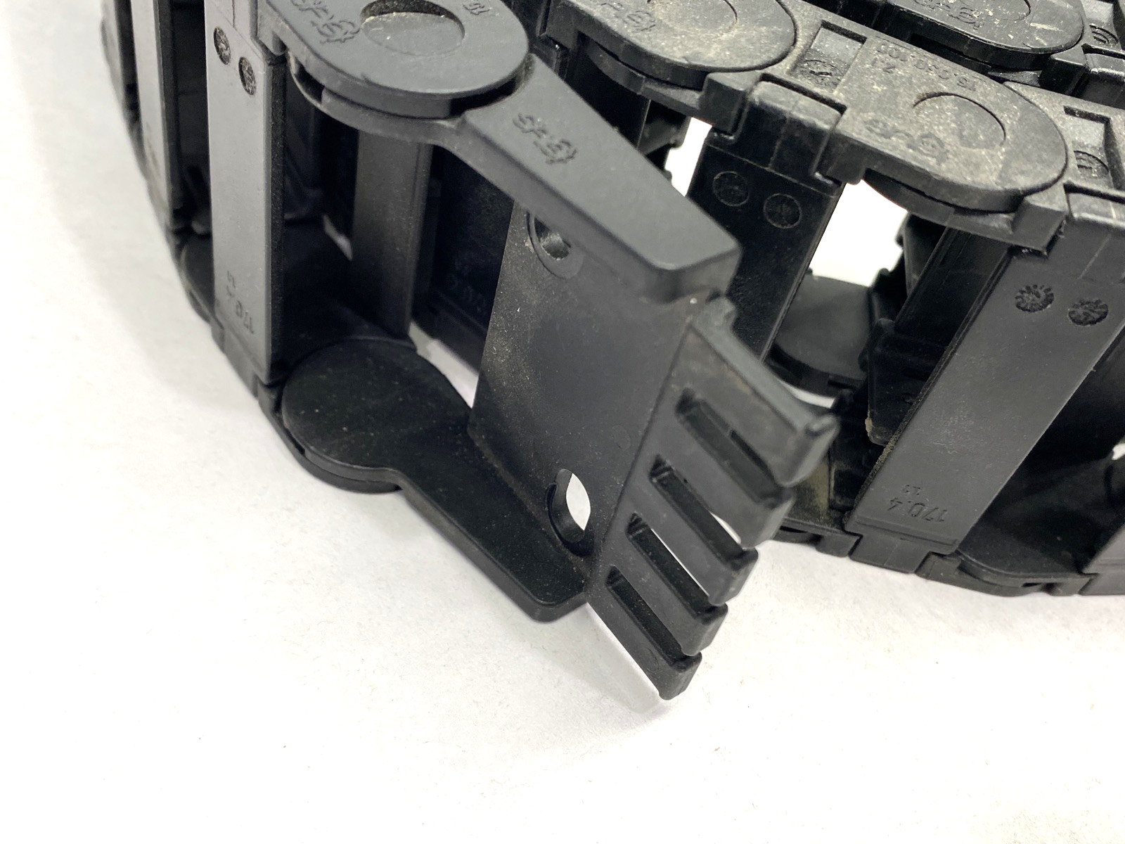 Igus 15.050.100 E-Chain Assembly 6' Overall Length - Maverick Industrial Sales