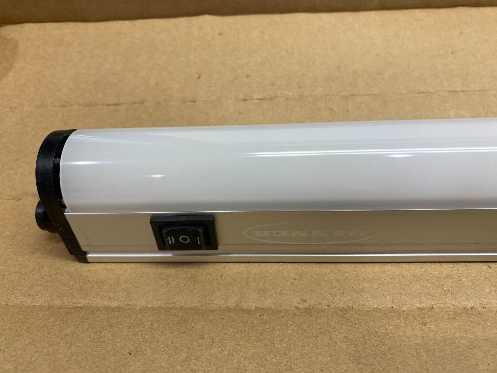 WLB32C1130PBQ | Banner LED Workstation Light Bar 1130mm Length 4-Pin M12 87484 - New – Open box - Maverick Industrial Sales