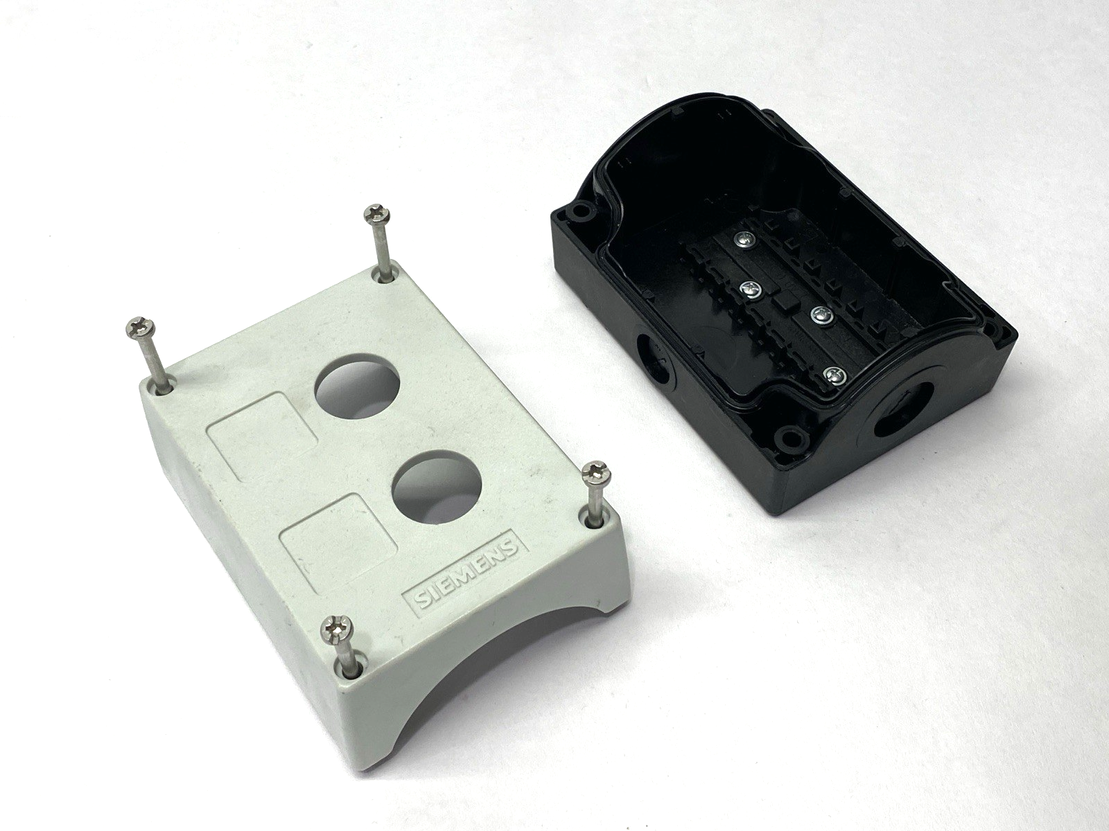 Siemens 3SU1802-0AA00-0AB1 Pushbutton Enclosure - Maverick Industrial Sales