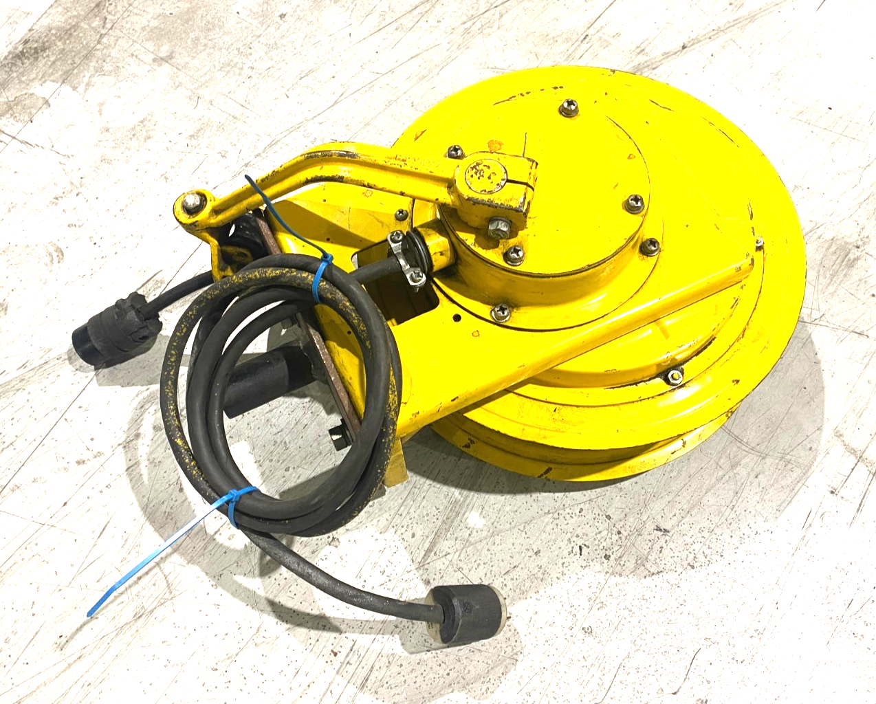 Aero-Motive 224A POW-R-MITE Weatherproof Cable Reel 600V 10A - Maverick Industrial Sales