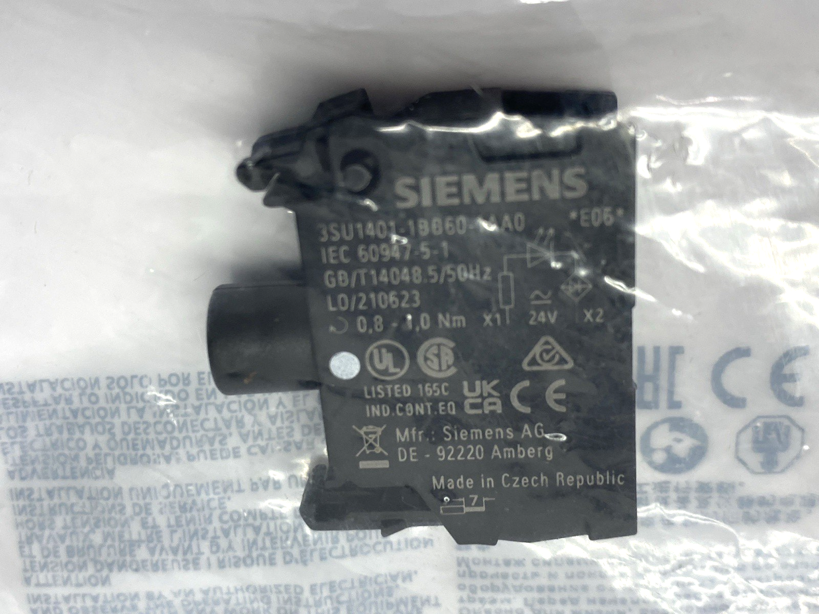 Siemens 3SU1401-1BB60-1AA0 LED Module White for Front Plate Mounting 24V AC/DC - Maverick Industrial Sales