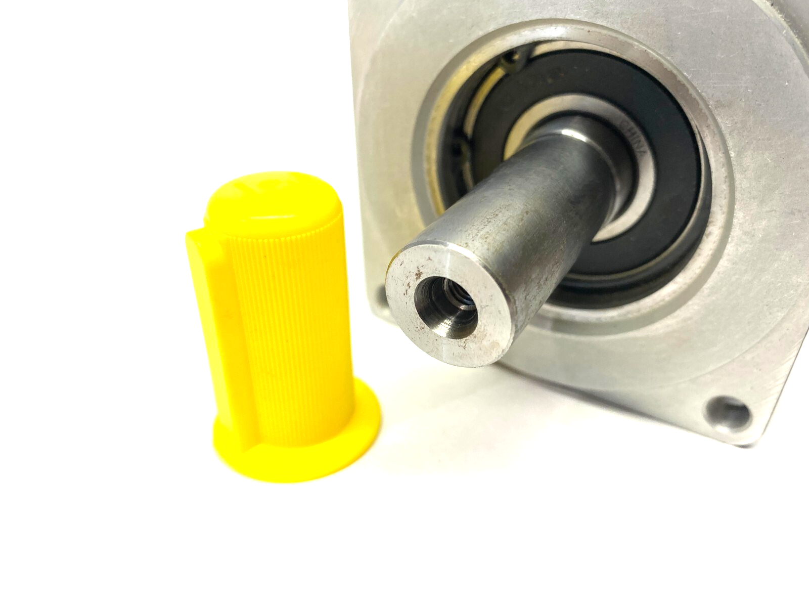 Kollmorgen AKM44E-ANCN2-00 3-Phase Servomotor 2500rpm 640VDC IP54 - Maverick Industrial Sales