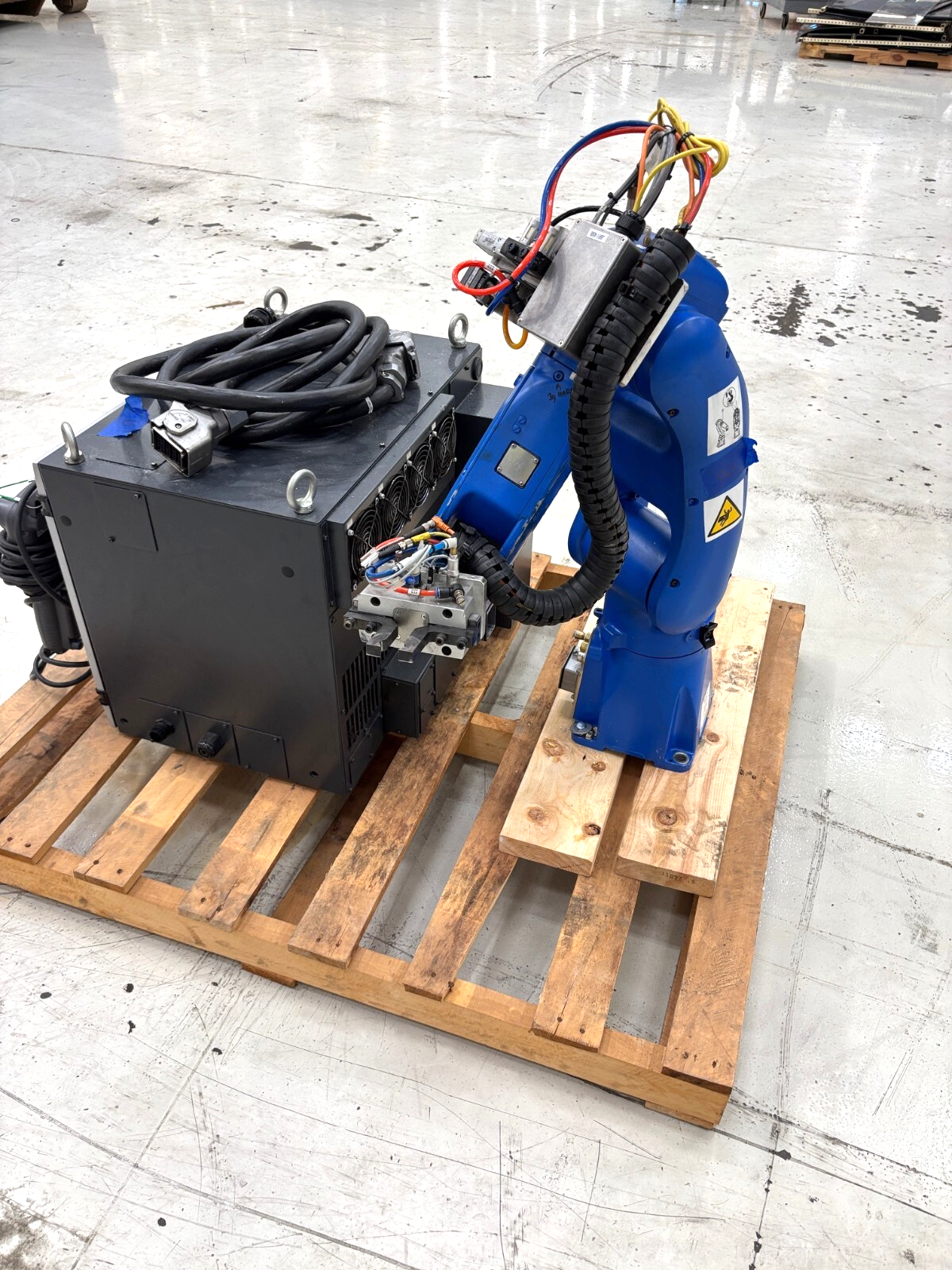 Yaskawa YR-1-06VX8-A00 Robot System YRC1000/GP8 Controller, Teach Pendant, Cable - Maverick Industrial Sales