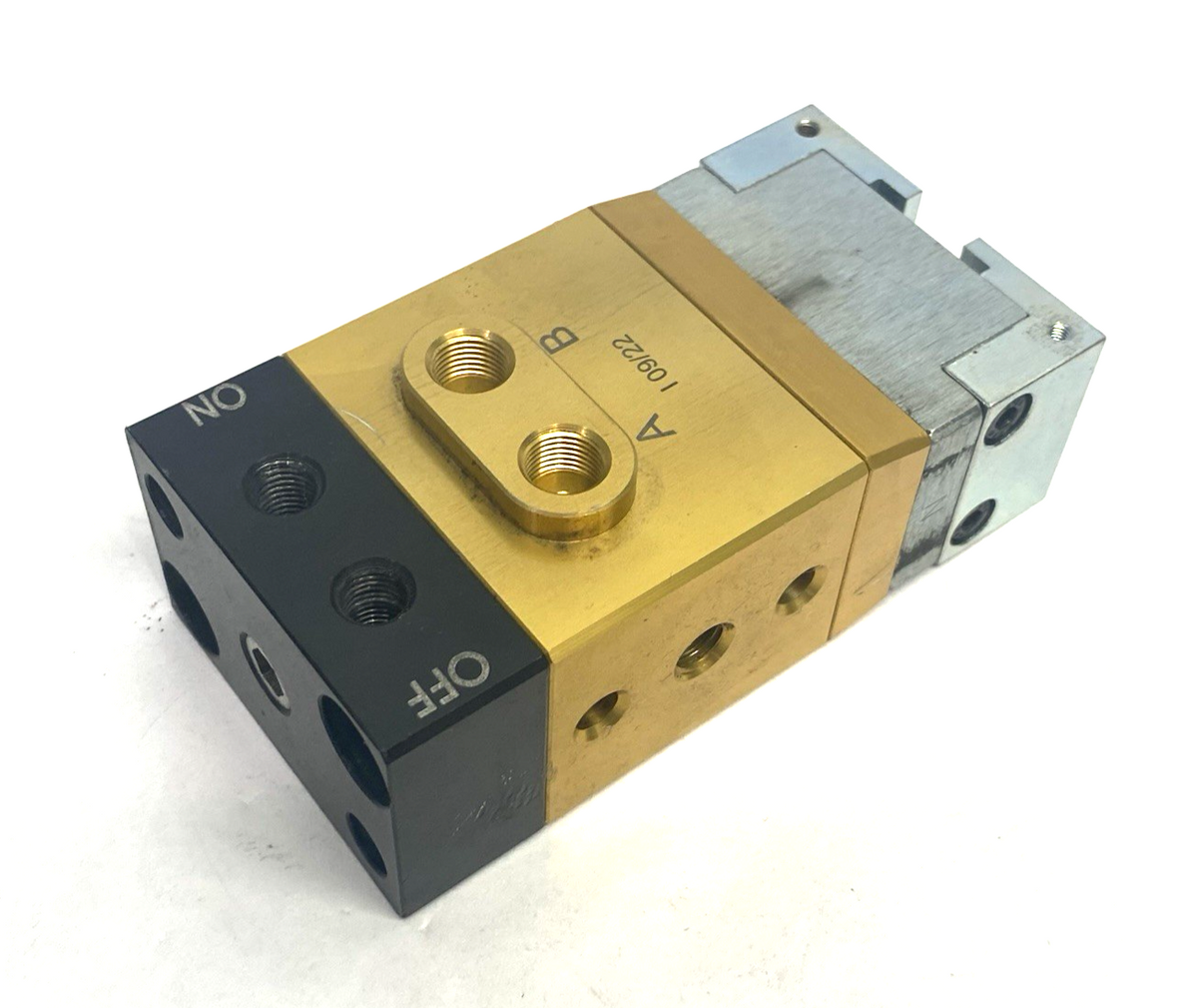 Magswitch 81401124 Compact T30 Fixturing EOAT Unit w/ Cap MISSING TOP SCREWS - Maverick Industrial Sales