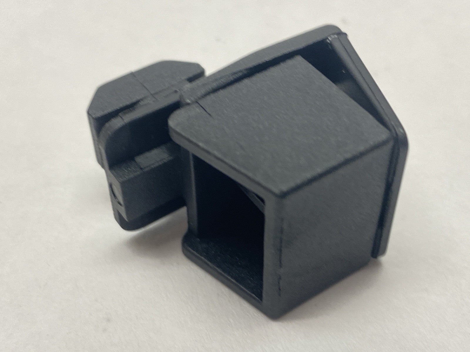 671049 | TSLOTS Clip Block Black Nylon LOT OF 200 - New – Open box - Maverick Industrial Sales