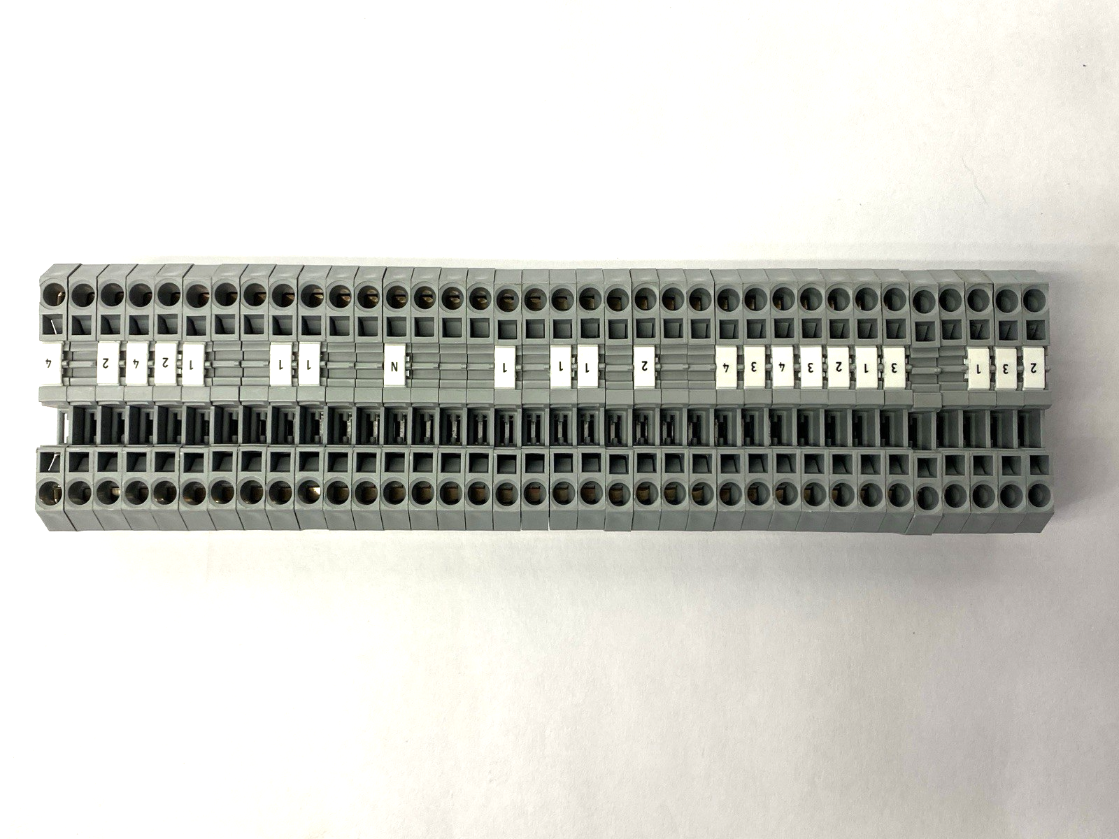 281-901 | Wago Terminal Block 2-Conductor LOT OF 35- Used - Maverick Industrial Sales