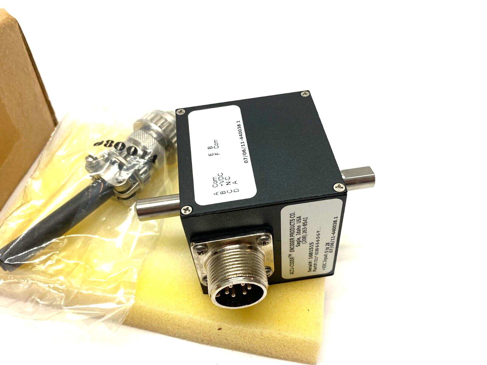 Accu-Coder 711*-0100-S-S-6-D-S-Y Incremental Encoder Dual-Shaft 711*0100S 6-0011 - Maverick Industrial Sales