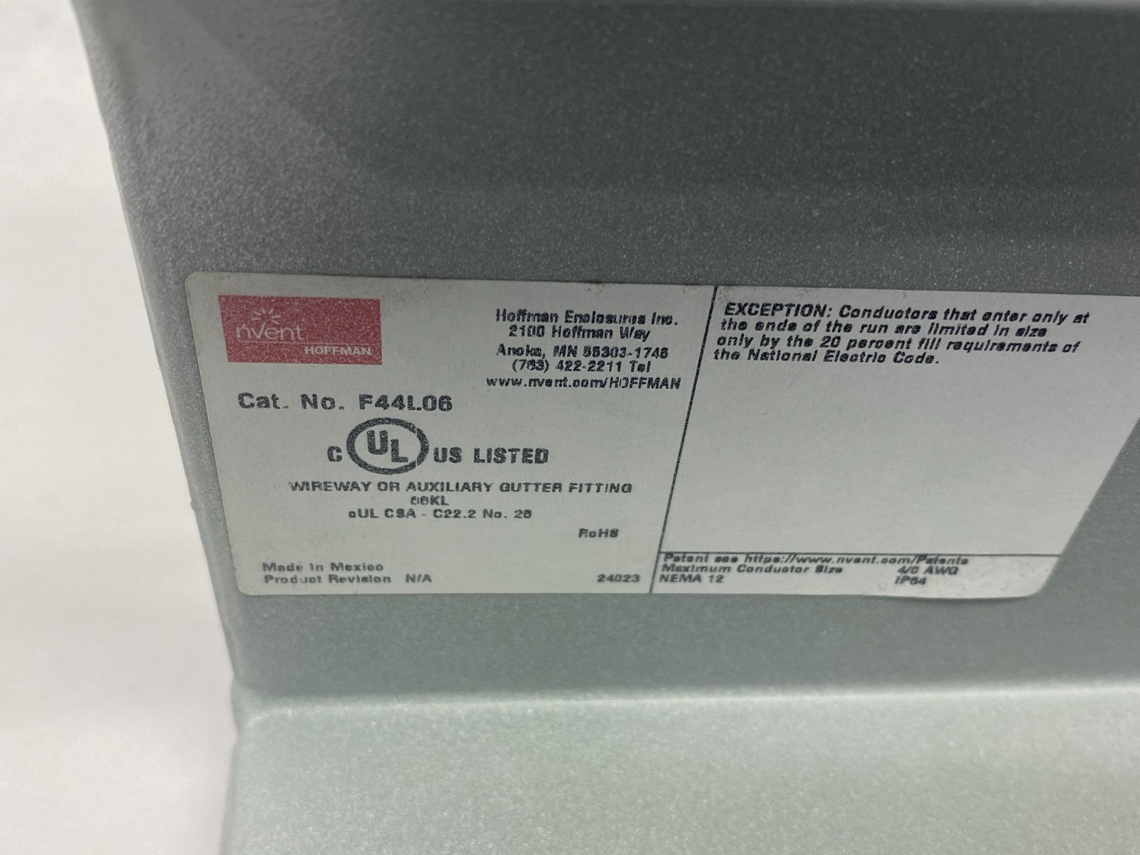 F44L06 | Hoffman nVent Hinged Cover Wireway Section 4" x 4" PAINTED WHITE - New – Open box - Maverick Industrial Sales