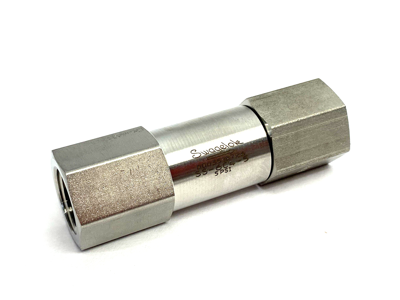 SS-6C4-5 | Swagelok Stainless Steel Poppet Check Valve, Fixed Pressure, 5psi - New – Open box - Maverick Industrial Sales