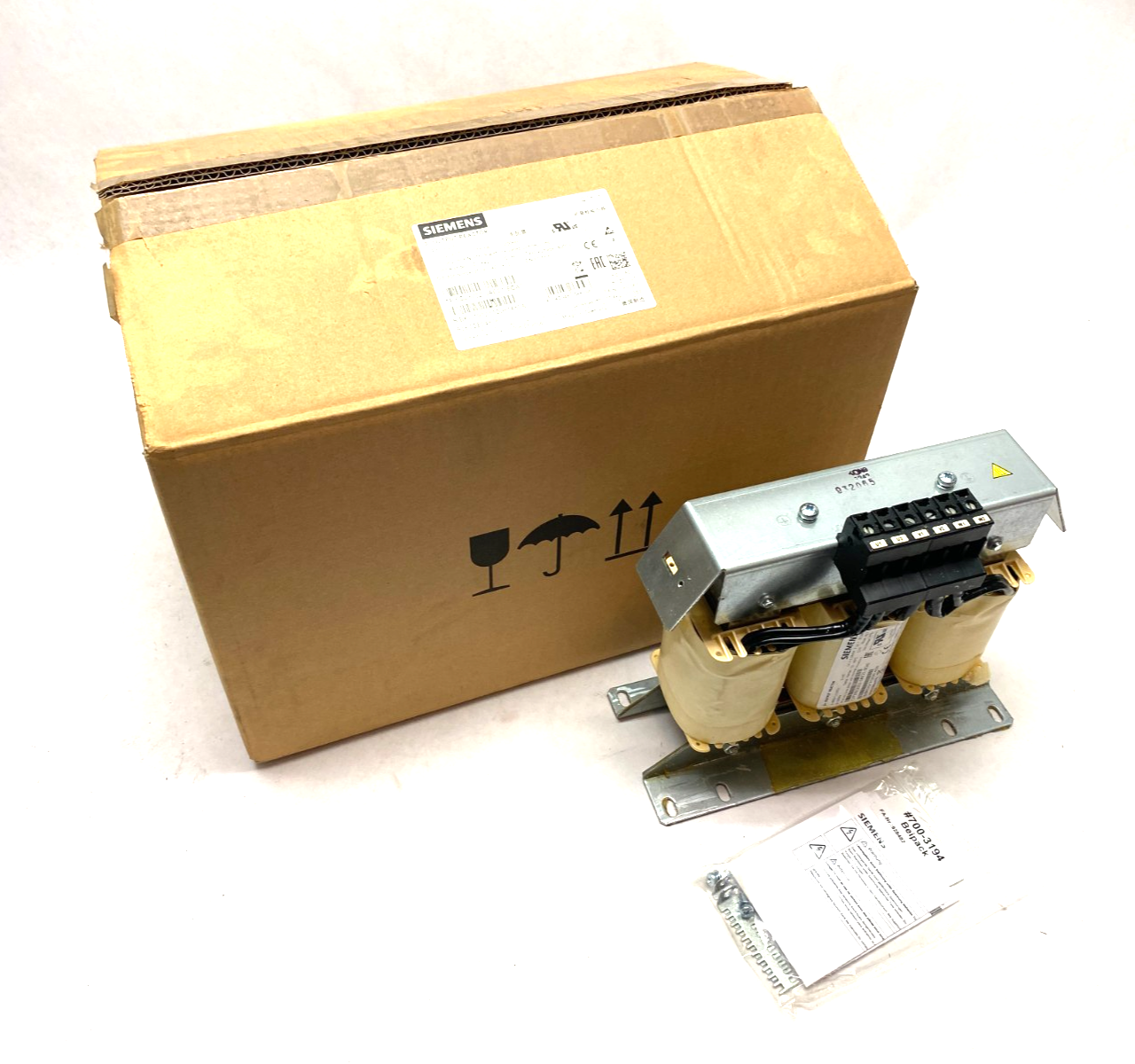 Siemens 6SL3202-0AE21-8CA0 SINAMICS Output Reactor 380-480V - Maverick Industrial Sales