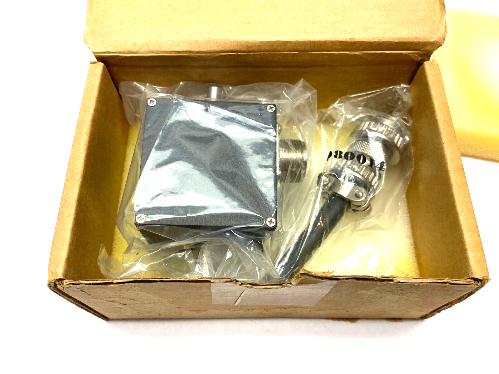 Accu-Coder 711*-0100-S-S-6-D-S-Y Incremental Encoder Dual-Shaft 711*0100S 6-0011 - Maverick Industrial Sales