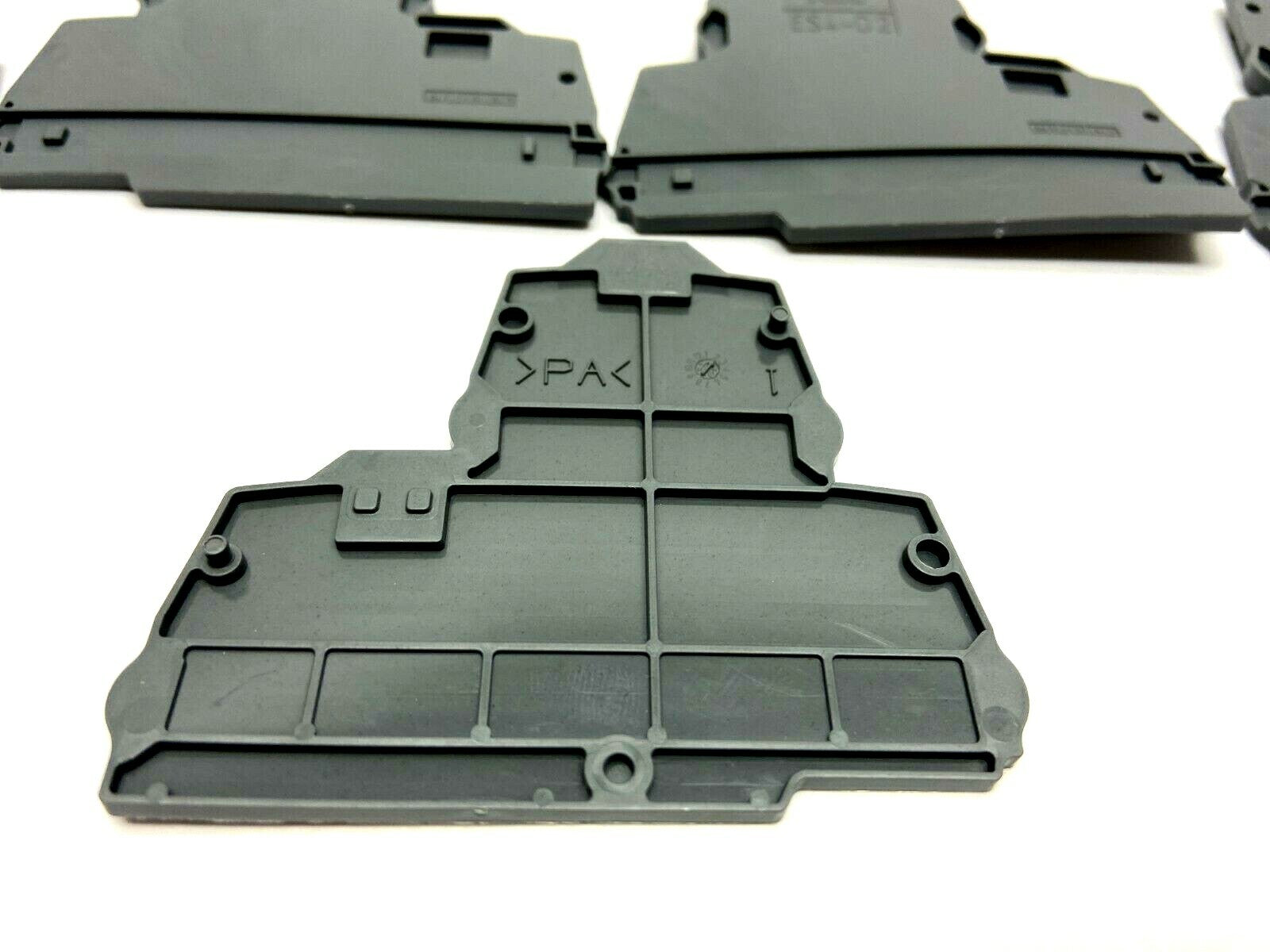 1SNK505960R0000 | ABB Terminal Block End Plate Gray LOT OF 29 - Used - Maverick Industrial Sales