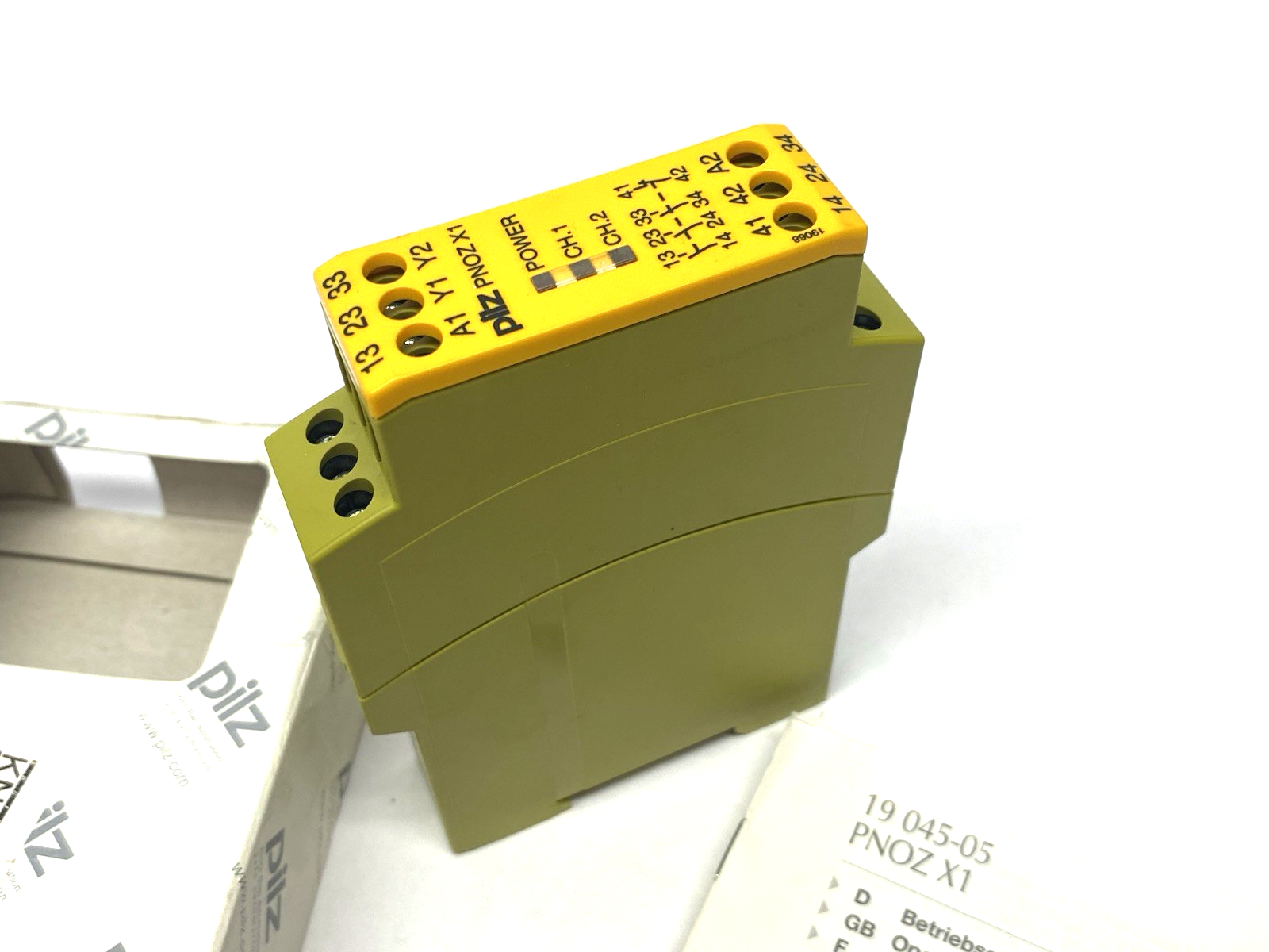 Pilz 774300 Safety Relay Standalone 1-Channel Input, PNOZ X1 24VAC/DC 3n/o 1n/c - Maverick Industrial Sales