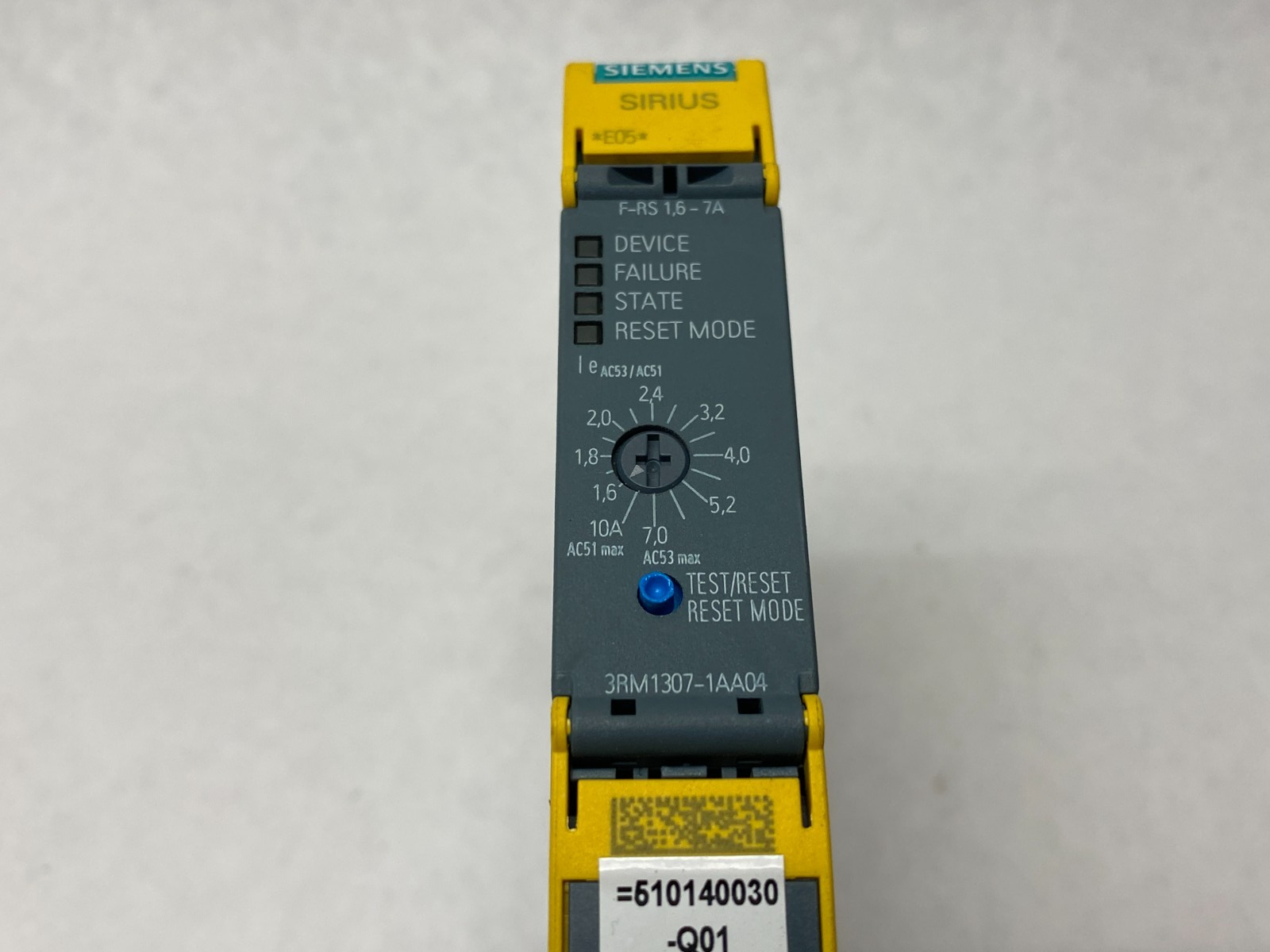 Siemens 3RM1307-1AA04 SIRIUS Fail-Safe Reversing Starter 500V Screw Terminals - Maverick Industrial Sales