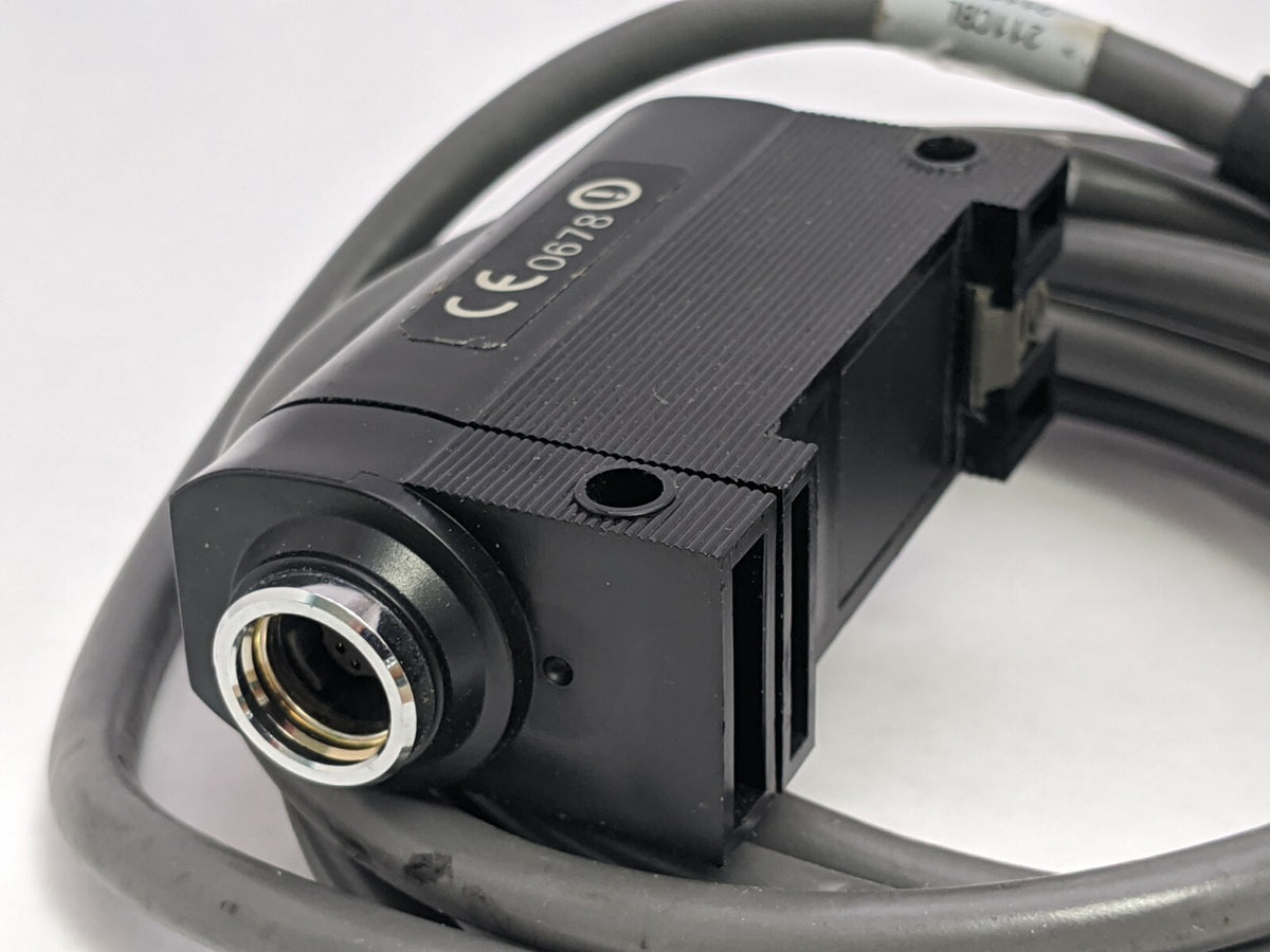 V600-HA51 | Omron ID Identification System R/W Head Amplifier 5 Meter Cable - Used - Maverick Industrial Sales
