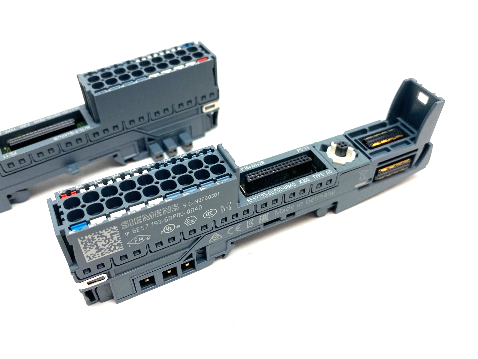 Siemens 6ES7193-6BP00-0BA0 SIMATIC ET 200SP Base Unit BU15-P16+A0+2B LOT OF 2 - Maverick Industrial Sales