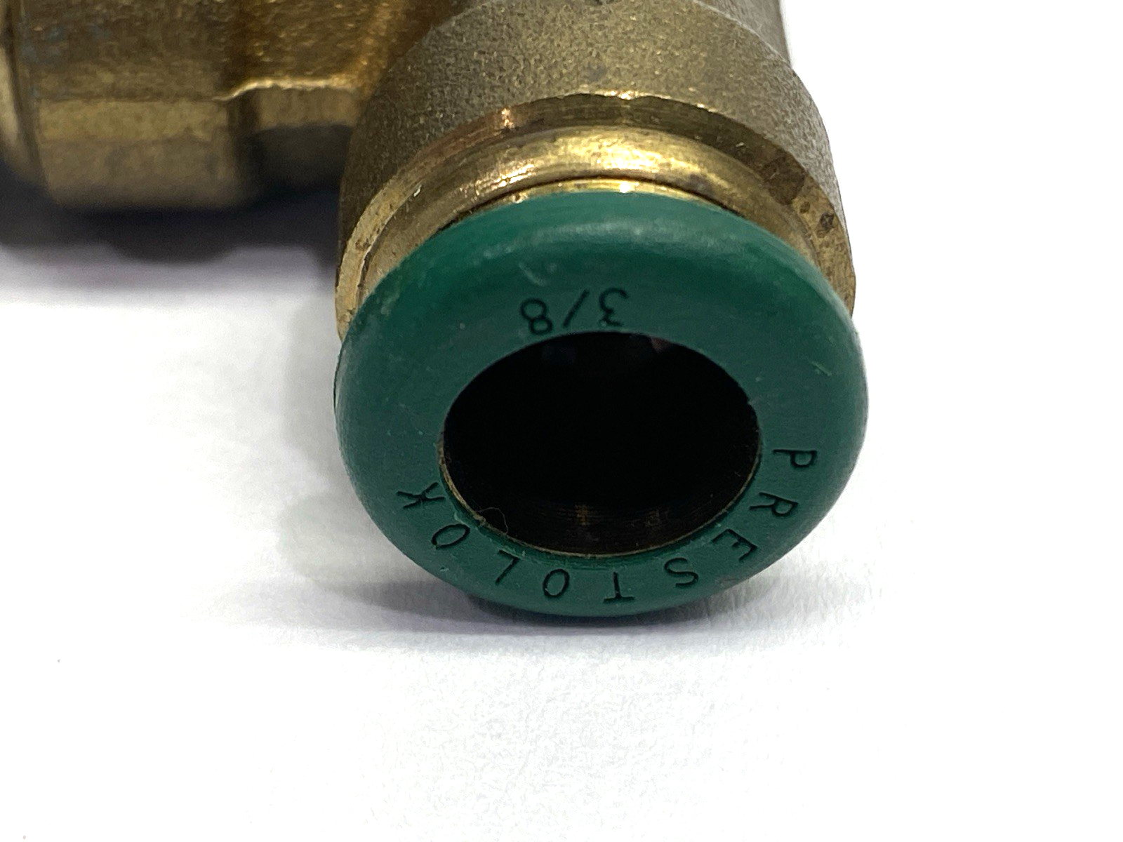 Parker 172PTC-6-4 Prestolok Branch Tee Swivel 3/8" w/ 1/4" Male NPT - Maverick Industrial Sales