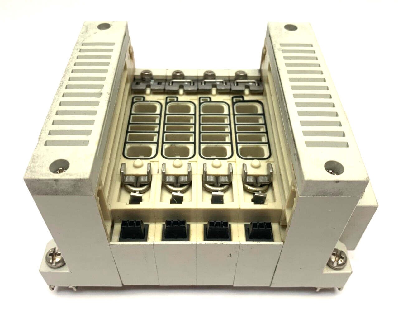 VV5Q11-04N3FS0-D0RS | SMC Plug In Manifold Assembly 4-Port - Used - Maverick Industrial Sales