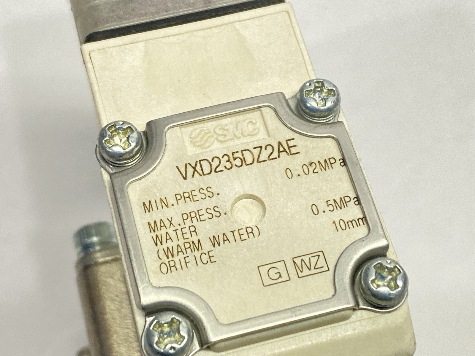 VXD235DZ2AE | SMC Pneumatic 2-Way Media Valve 1/4" NPT - New – Open box - Maverick Industrial Sales