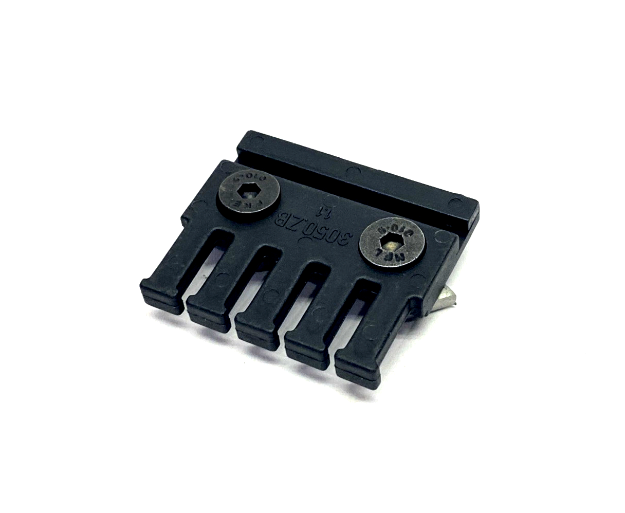 Igus 3050-ZBKMA Chainfix Tiewrap Plate For E-Chain 3050-ZB LOT OF 3 - Maverick Industrial Sales