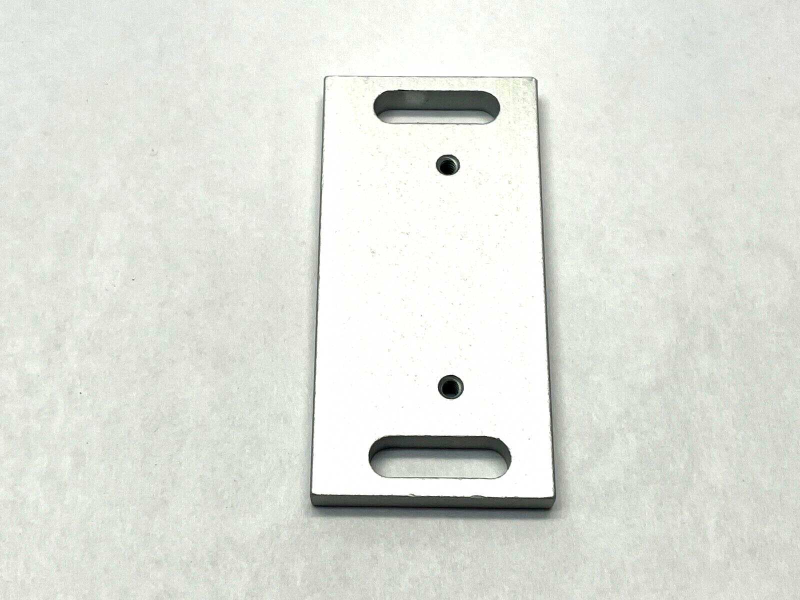 80/20 2123 Door Catch Mounting Plate LOT OF 4 - Maverick Industrial Sales