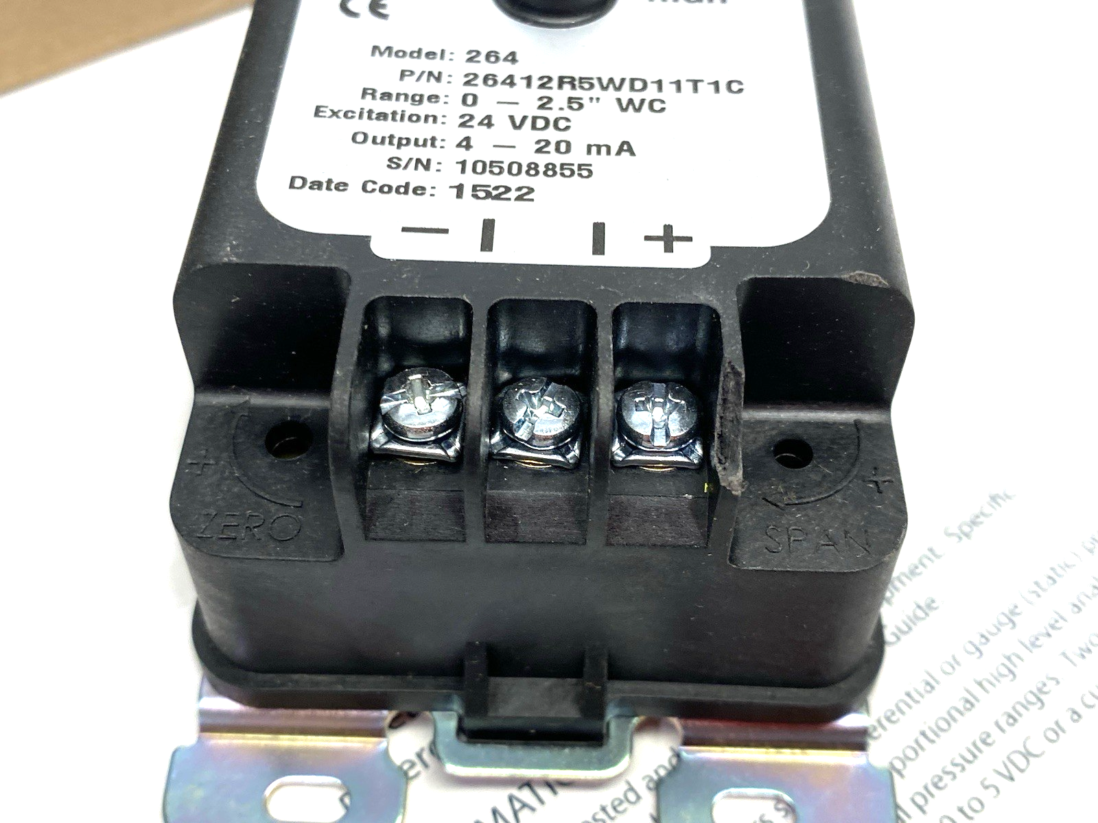 2641R25WD11T1C | Setra Differential Pressure Transmitter 0-2.5" WC CHIPPED PLASTIC - New – Open box - Maverick Industrial Sales