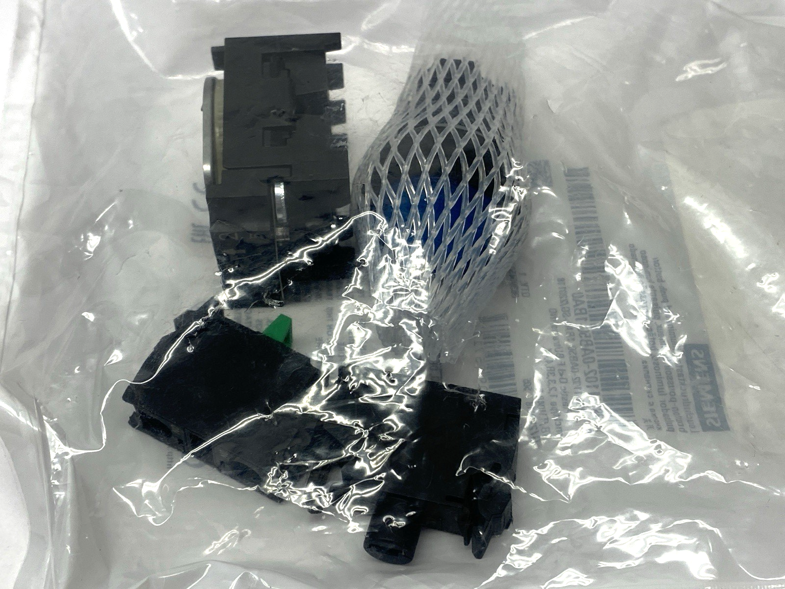 Siemens 3SU1102-0AB50-1BA0 Blue Illuminated Pushbutton 22mm 24V AC/DC - Maverick Industrial Sales