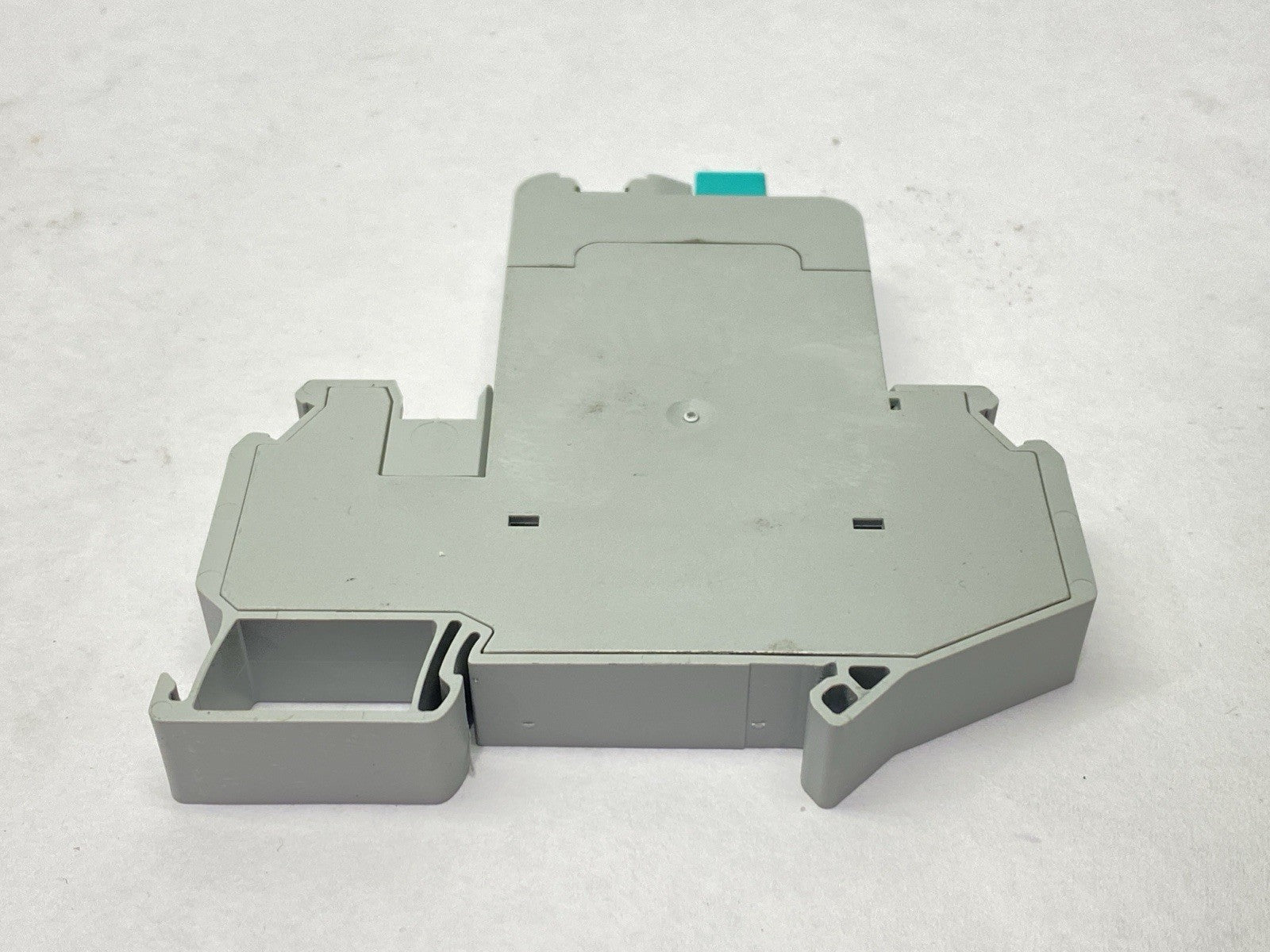 UT 6-TMC M 4A | Phoenix Contact Circuit Breaker 1-Pole 4A 240VAC 28VDC - Used - Maverick Industrial Sales