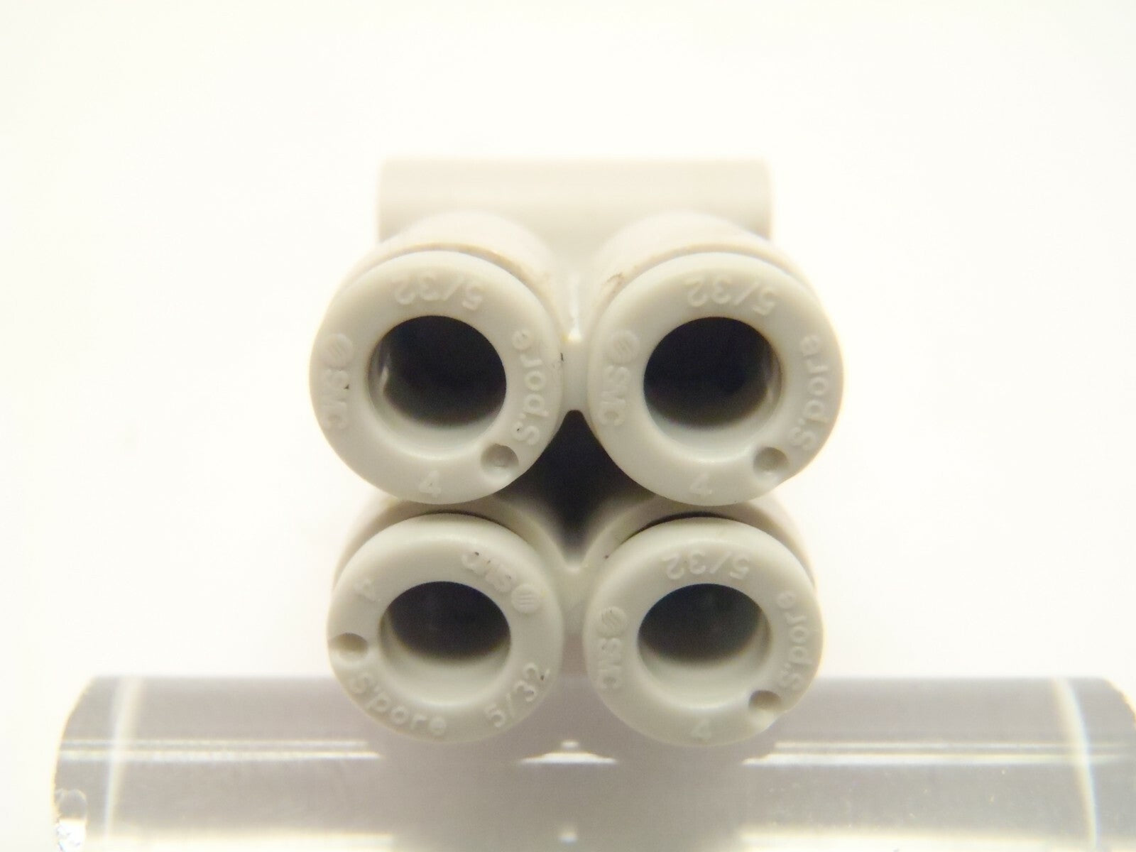SMC KQ2UD04-06 Different Diameter Double Union “Y” 5/32" to 6mm - Maverick Industrial Sales
