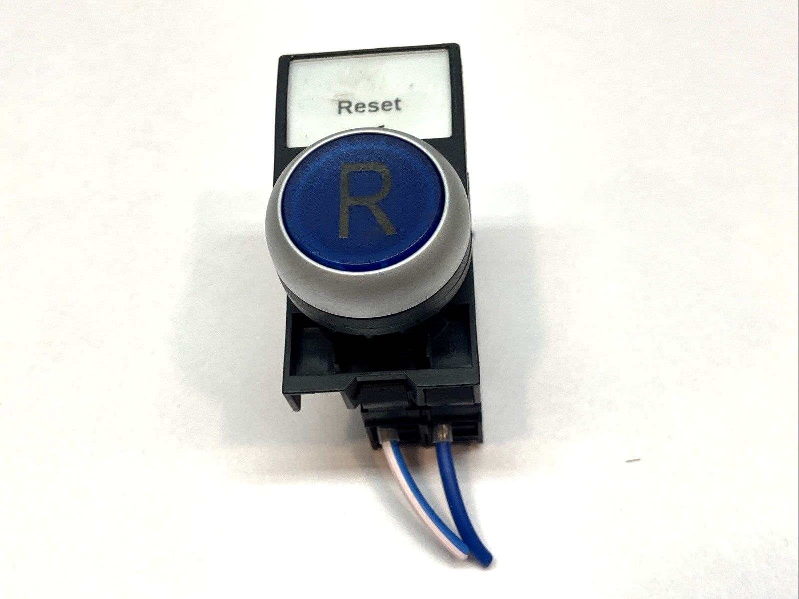 M22-DL-B-GB14-K10-230B | Eaton Pushbutton 22.5mm Blue LED 230V 1NO w/ x2 M22-K10 - Used - Maverick Industrial Sales