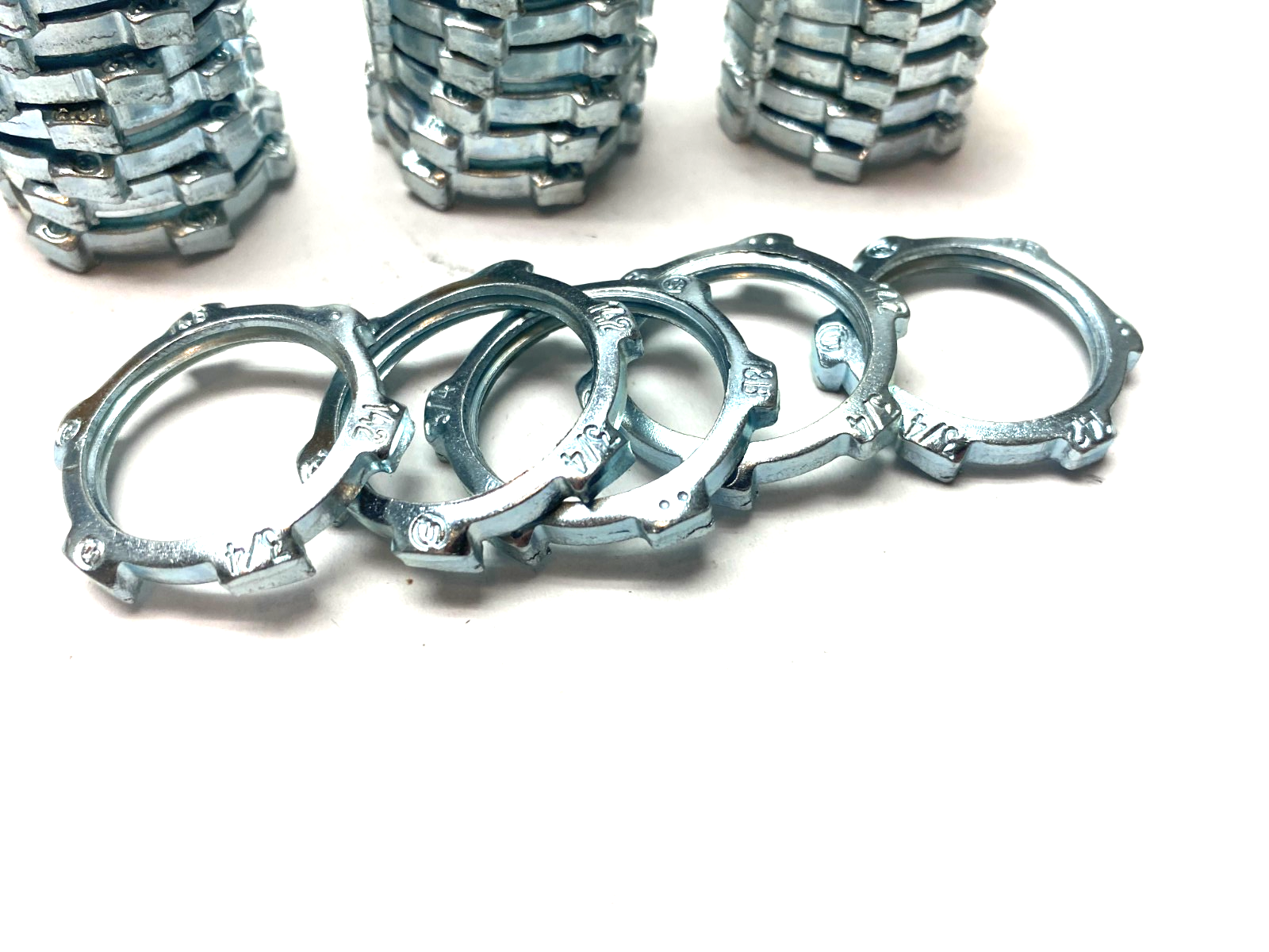 142-TB | Thomas & Betts Rigid/IMC Conduit Locknut 3/4" Steel LOT OF 33 - New – Open box - Maverick Industrial Sales