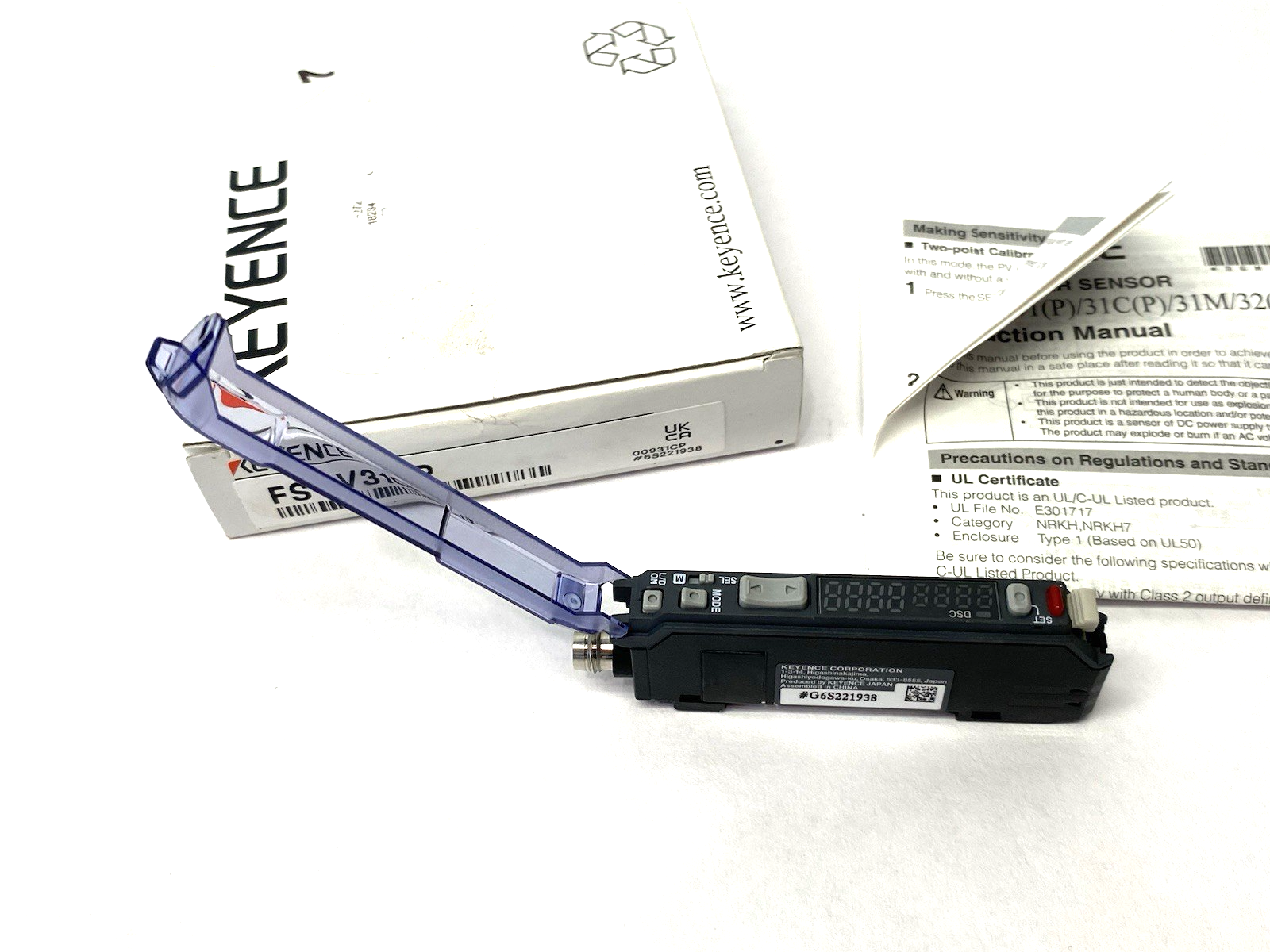 Keyence FS-V31CP Fiber Amplifier Main Unit, M8 Connector Type - Maverick Industrial Sales