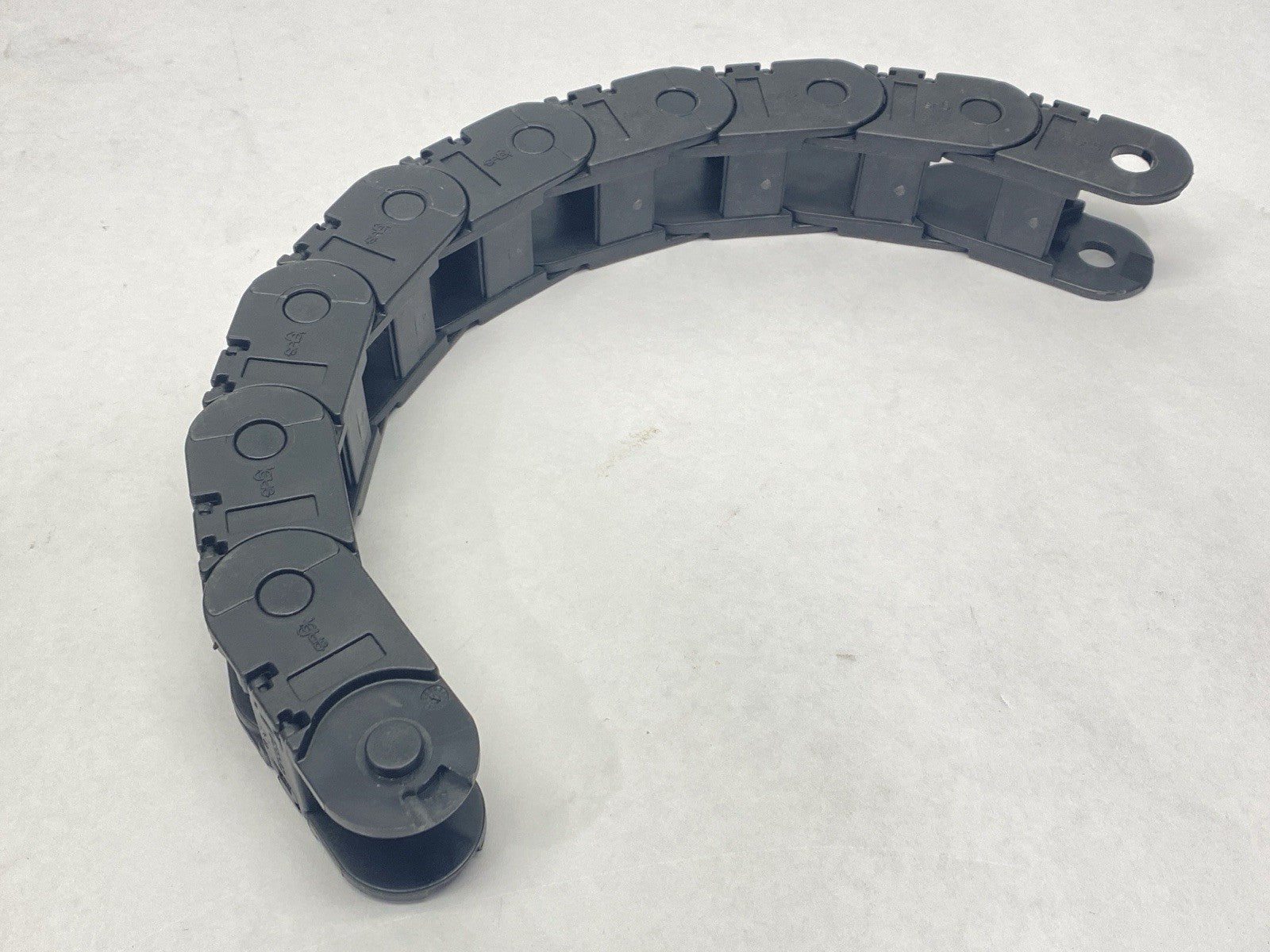 250.02.125 | Igus Series 250 Energy Chain 9 Links 18" Length - New Other - Maverick Industrial Sales