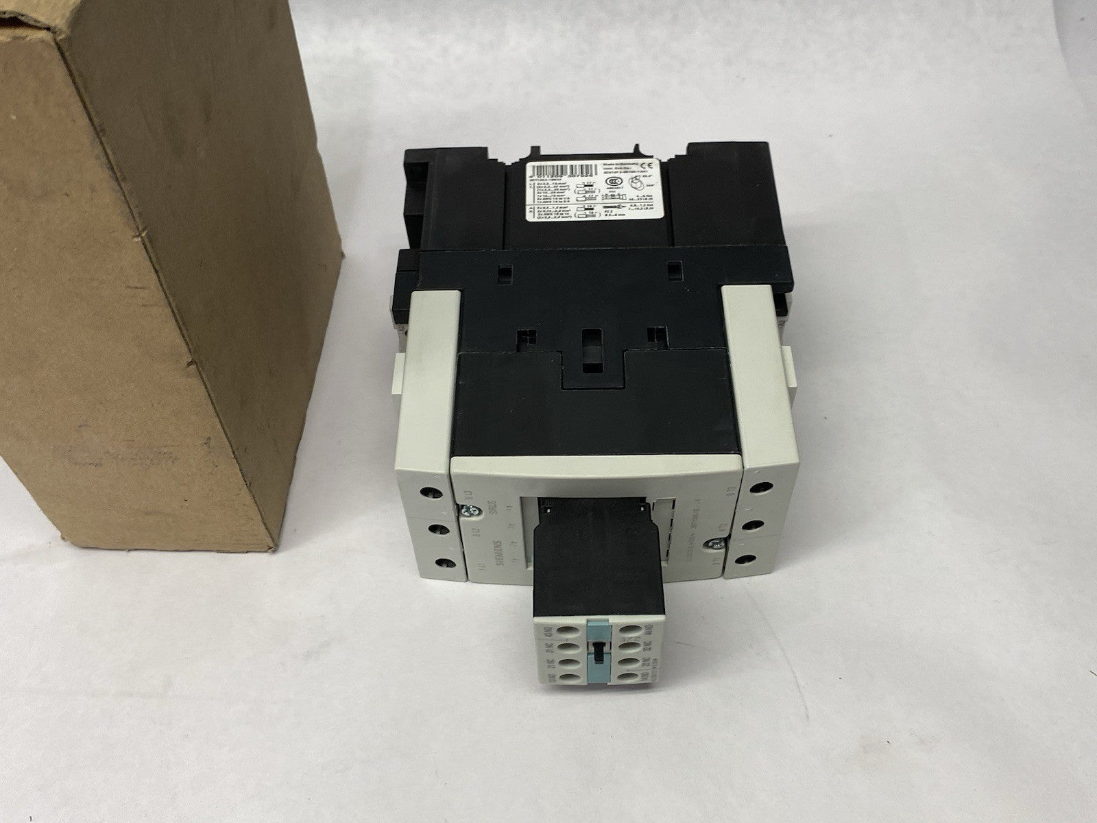 Siemens 3RT1045-1BB44 Power contactor, AC-3 80 A, 37 kW / 400 V 24 V DC - Maverick Industrial Sales