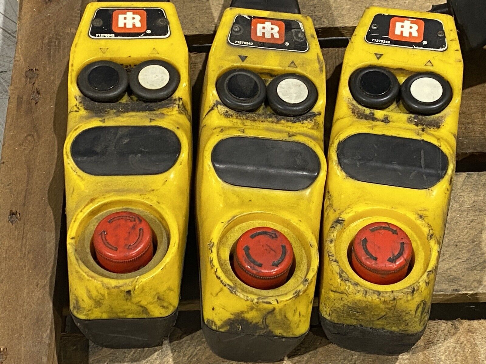 Telemotive TelePilot TR12 71270342 Controller w/ Aero-Motive 206BG Tool Balancer - Used - Maverick Industrial Sales