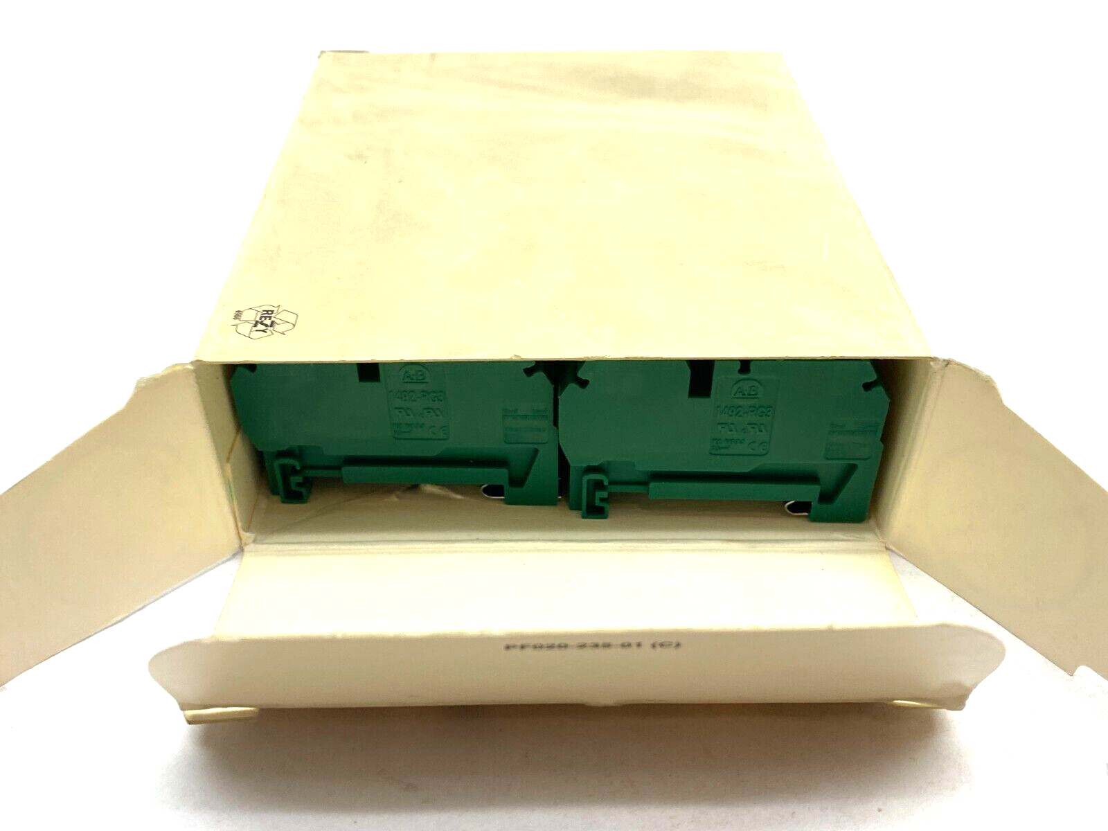 Allen Bradley 1492-RG3 Ser. A Green 2-Wire Terminal Block BOX OF 47 - Maverick Industrial Sales