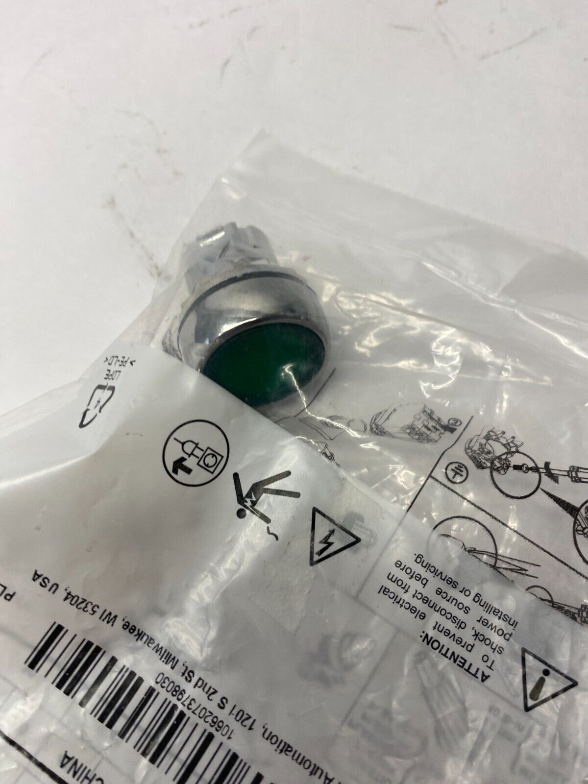 Allen Bradley 800FM-LF3 Ser. A Flush Illuminated Pushbutton Green - Maverick Industrial Sales