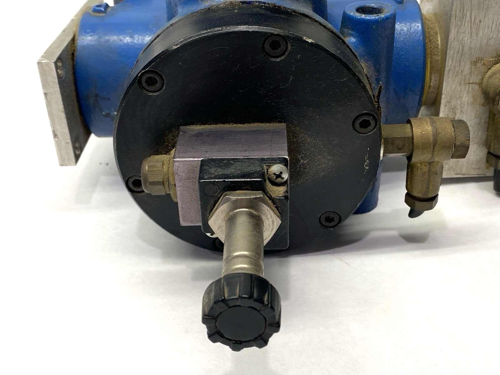 Univer AG 3061 Solenoid Valve w/ AB-00679 - Maverick Industrial Sales