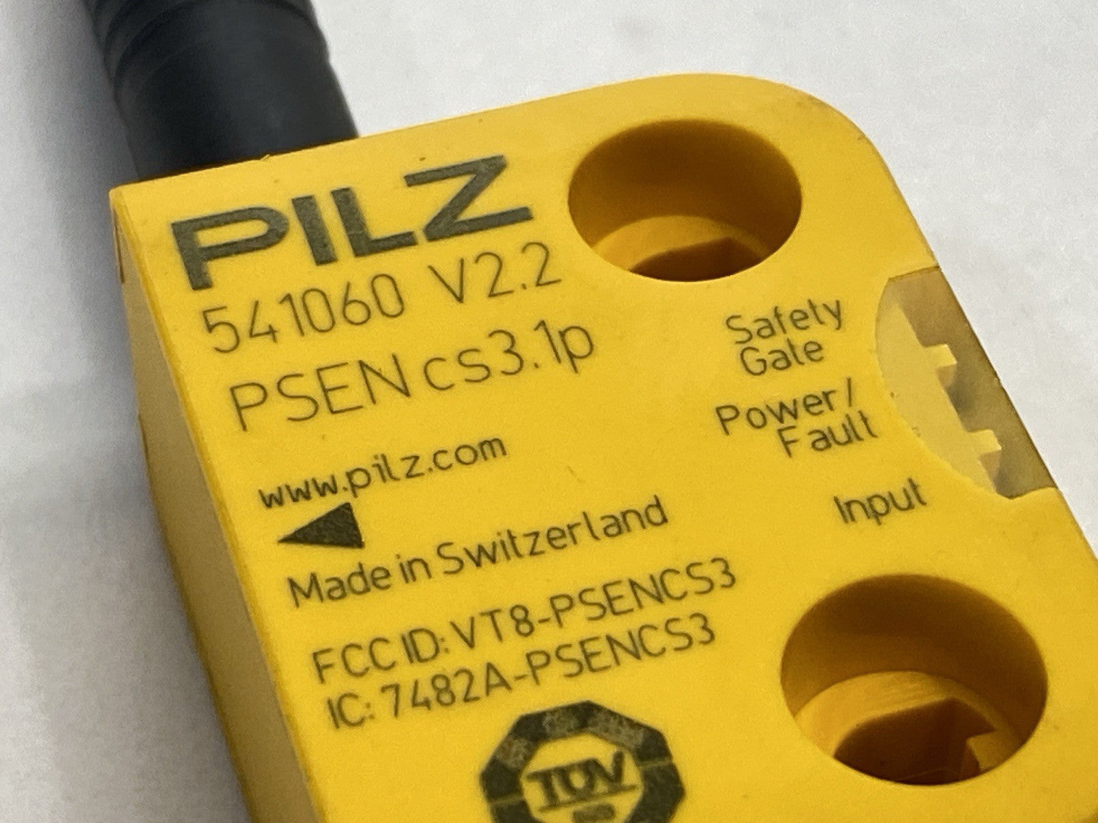 PSEN cs3.1p | Pilz V2.2 RFiD Non-Contact Safety Switch 541060 - Used - Maverick Industrial Sales