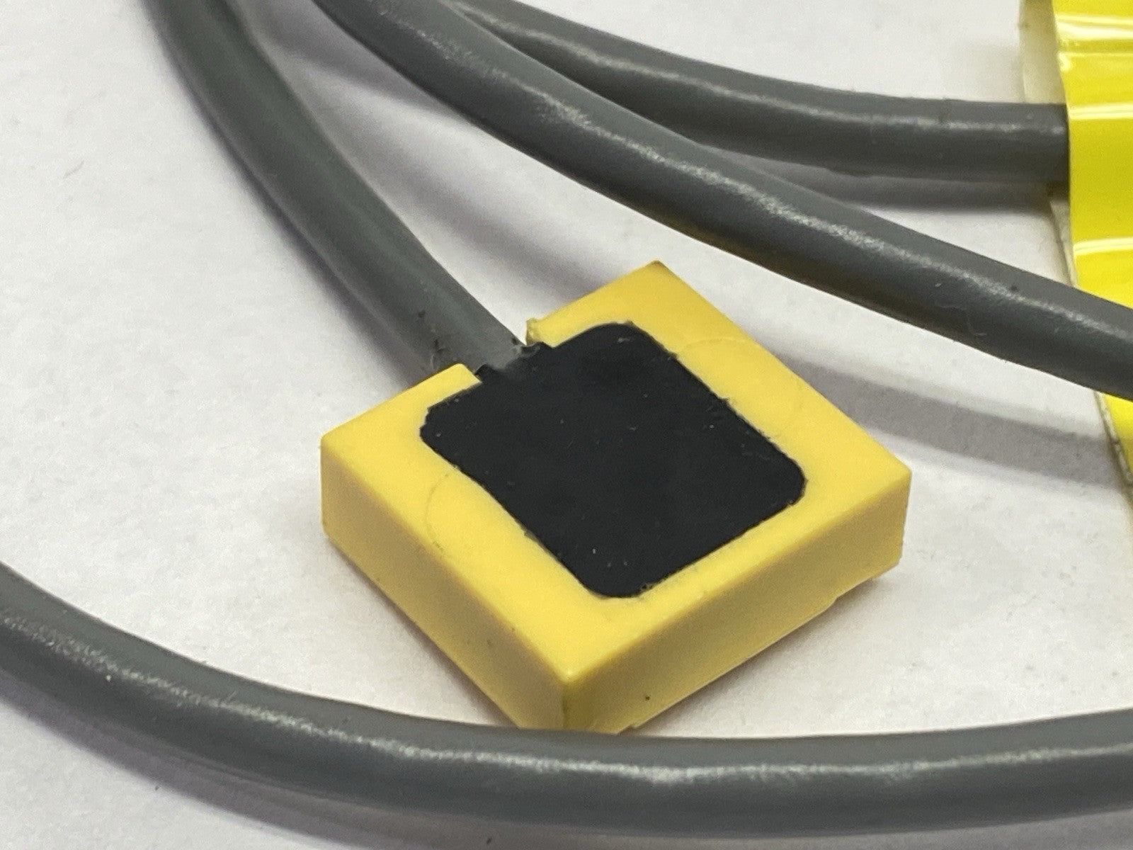 E-25 | Fabco-Air Piston Position Sensor- New – Open box - Maverick Industrial Sales