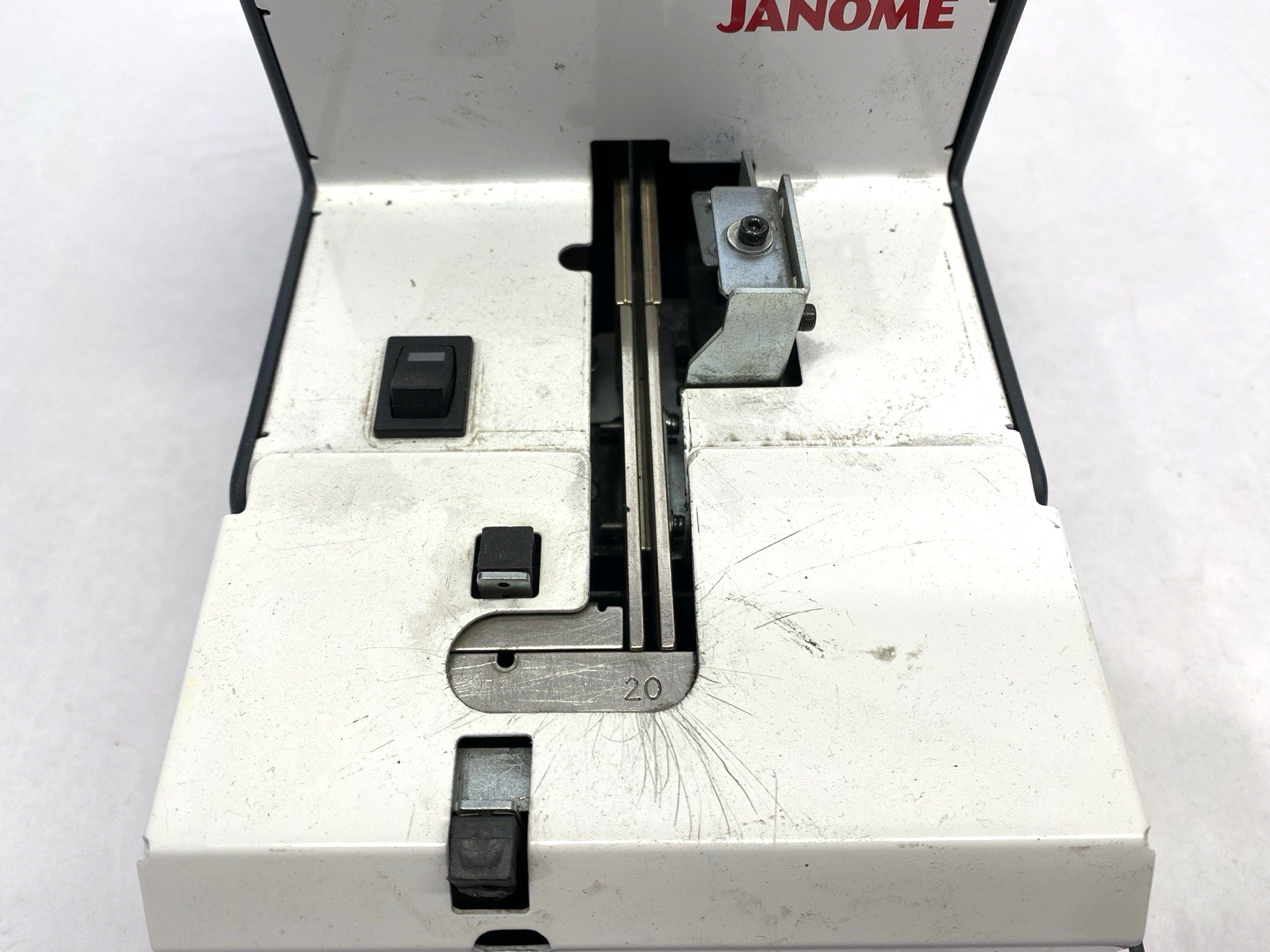 JSP-R23 | Janome Automatic Screw Feeder Presenter JSP-R Series - For parts or not working - Maverick Industrial Sales